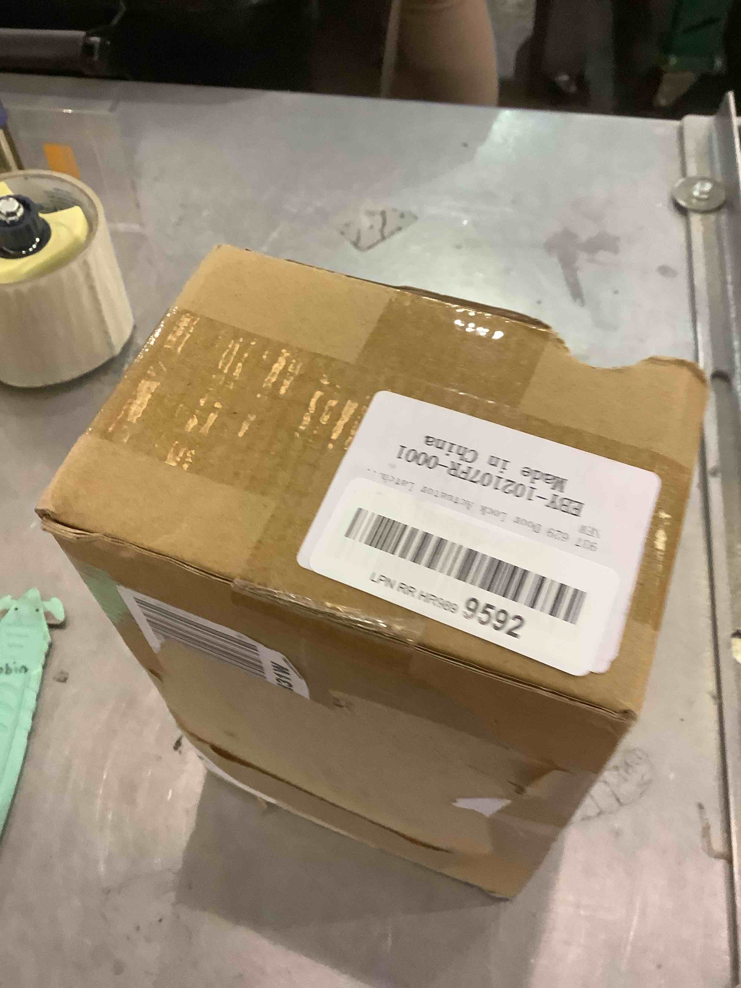 https://s3.amazonaws.com/lotting-images-prod/bidfta/EXS00917156_1701806786966.jpeg