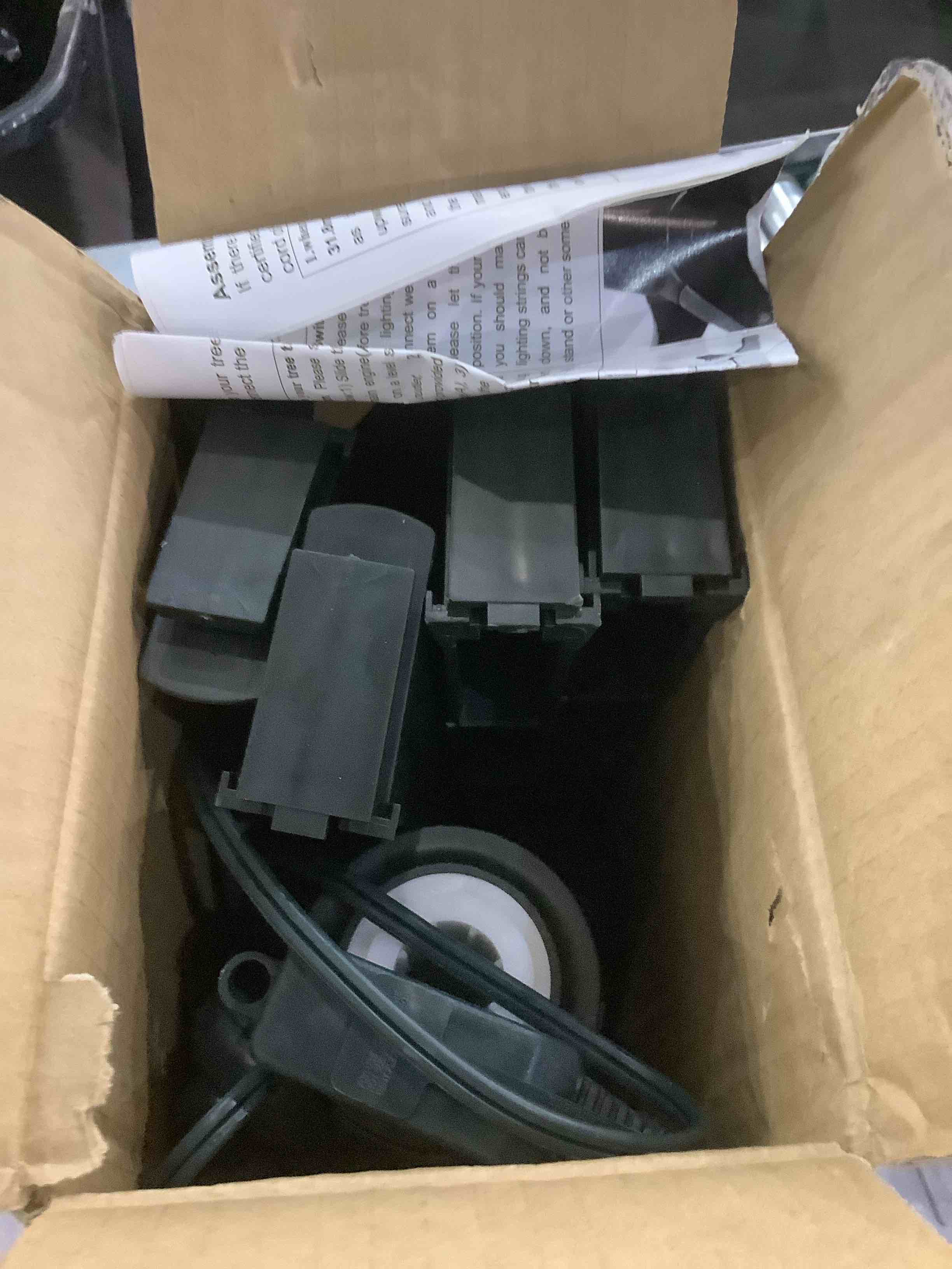 https://s3.amazonaws.com/lotting-images-prod/bidfta/EXS00917188_1701866518886.jpeg