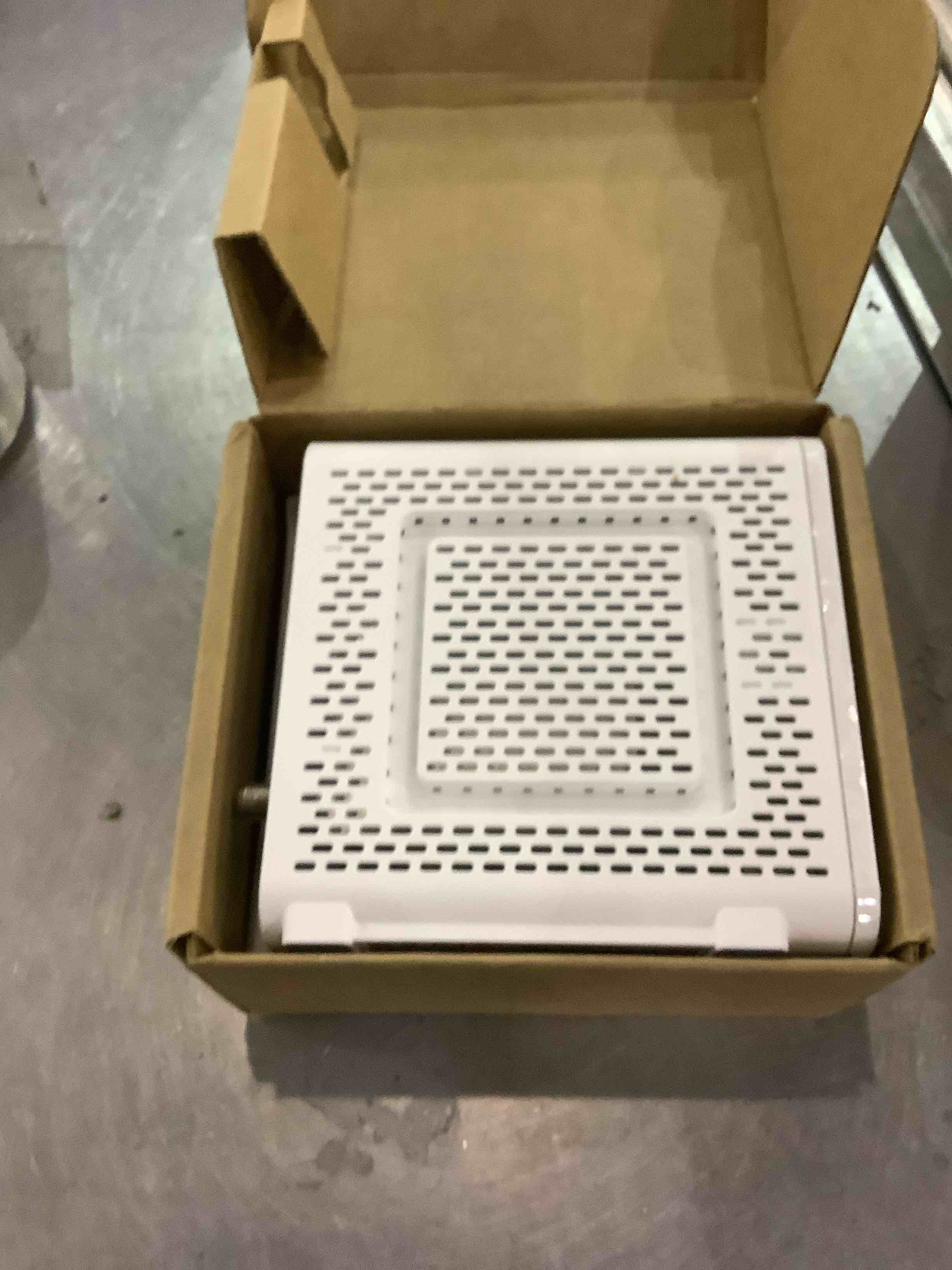 https://s3.amazonaws.com/lotting-images-prod/bidfta/EXS00917189_1701866567095.jpeg