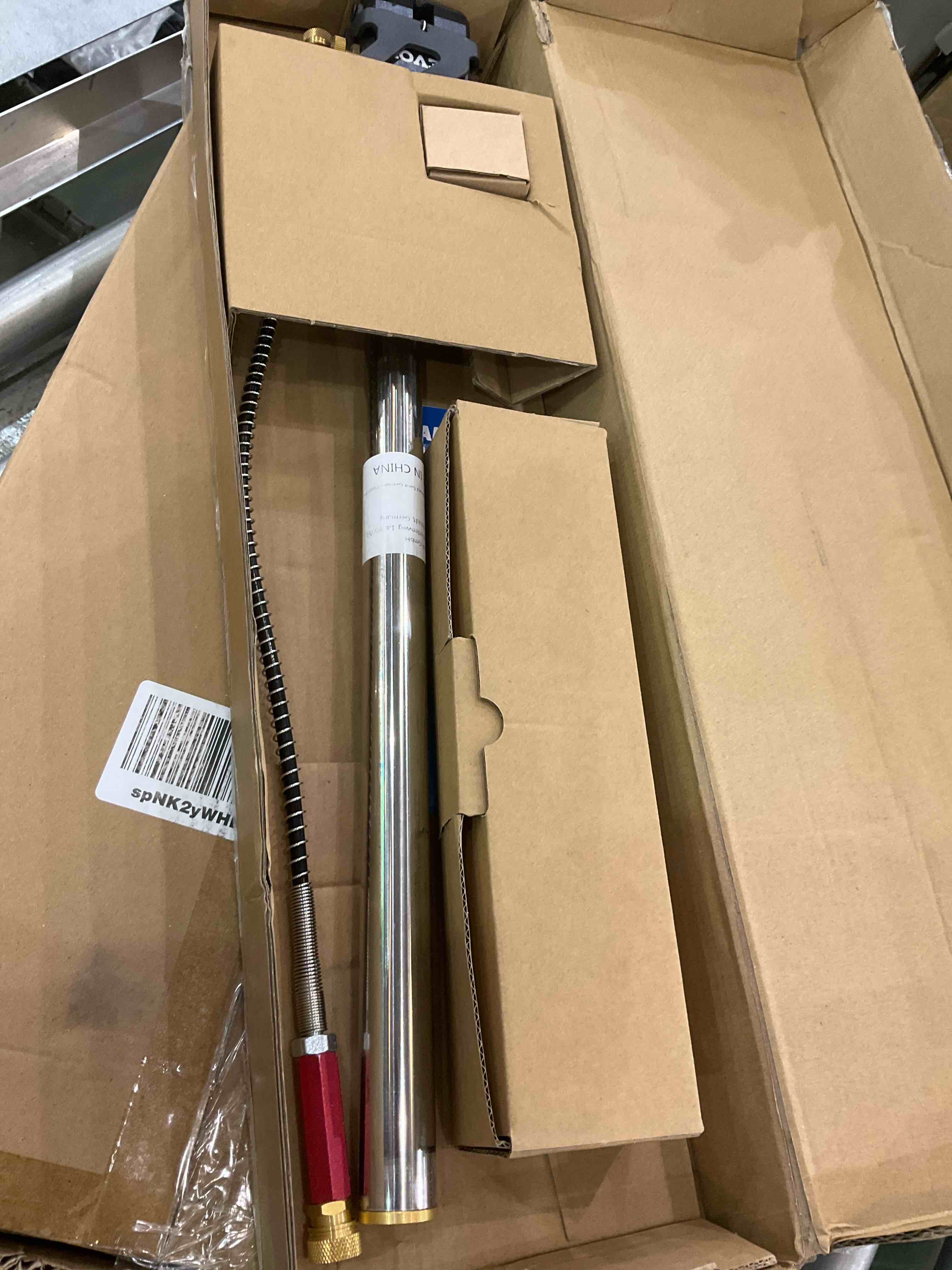 https://s3.amazonaws.com/lotting-images-prod/bidfta/EXS00917571_1704917884909.jpeg