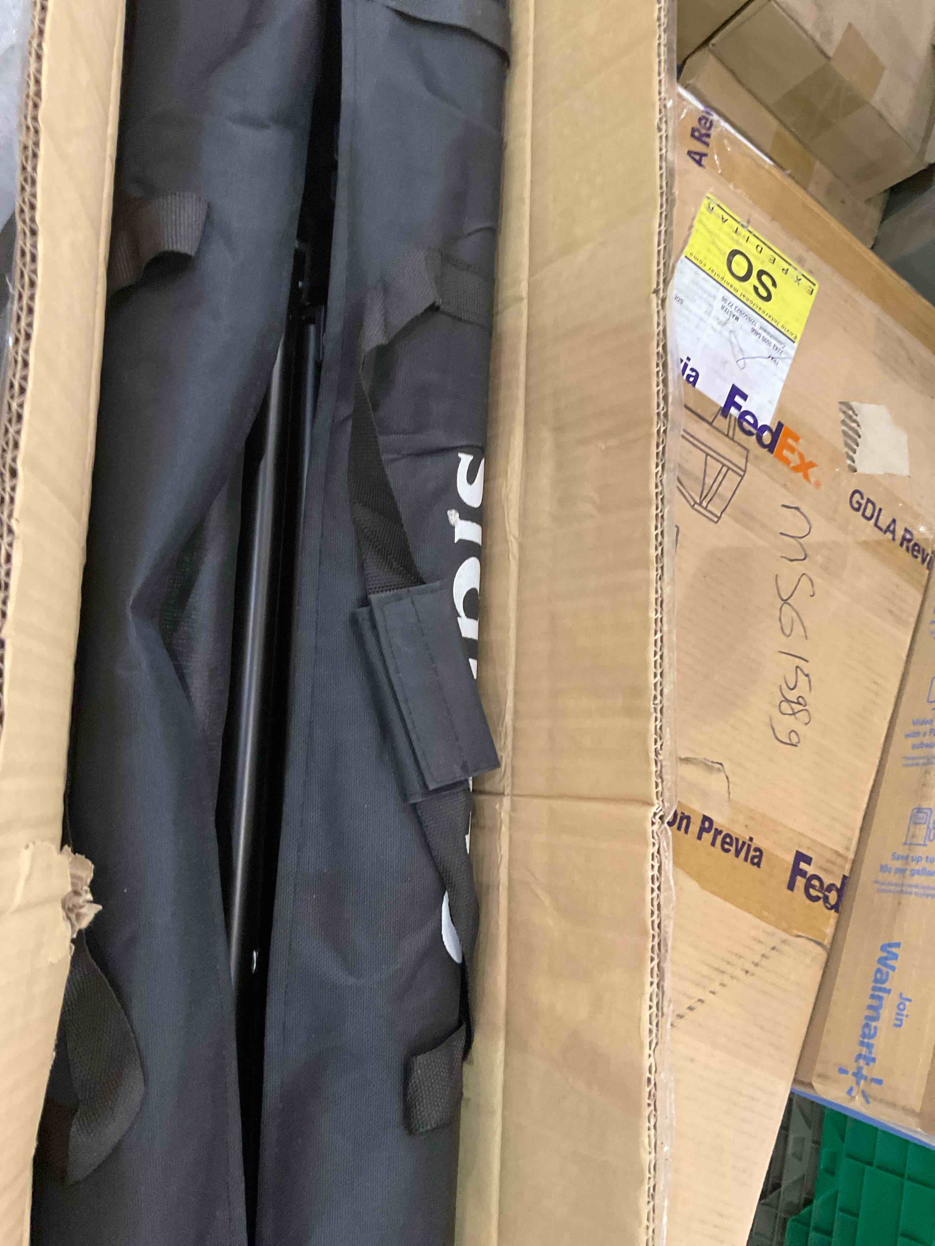 https://s3.amazonaws.com/lotting-images-prod/bidfta/EXS00917577_1704919025806.jpeg