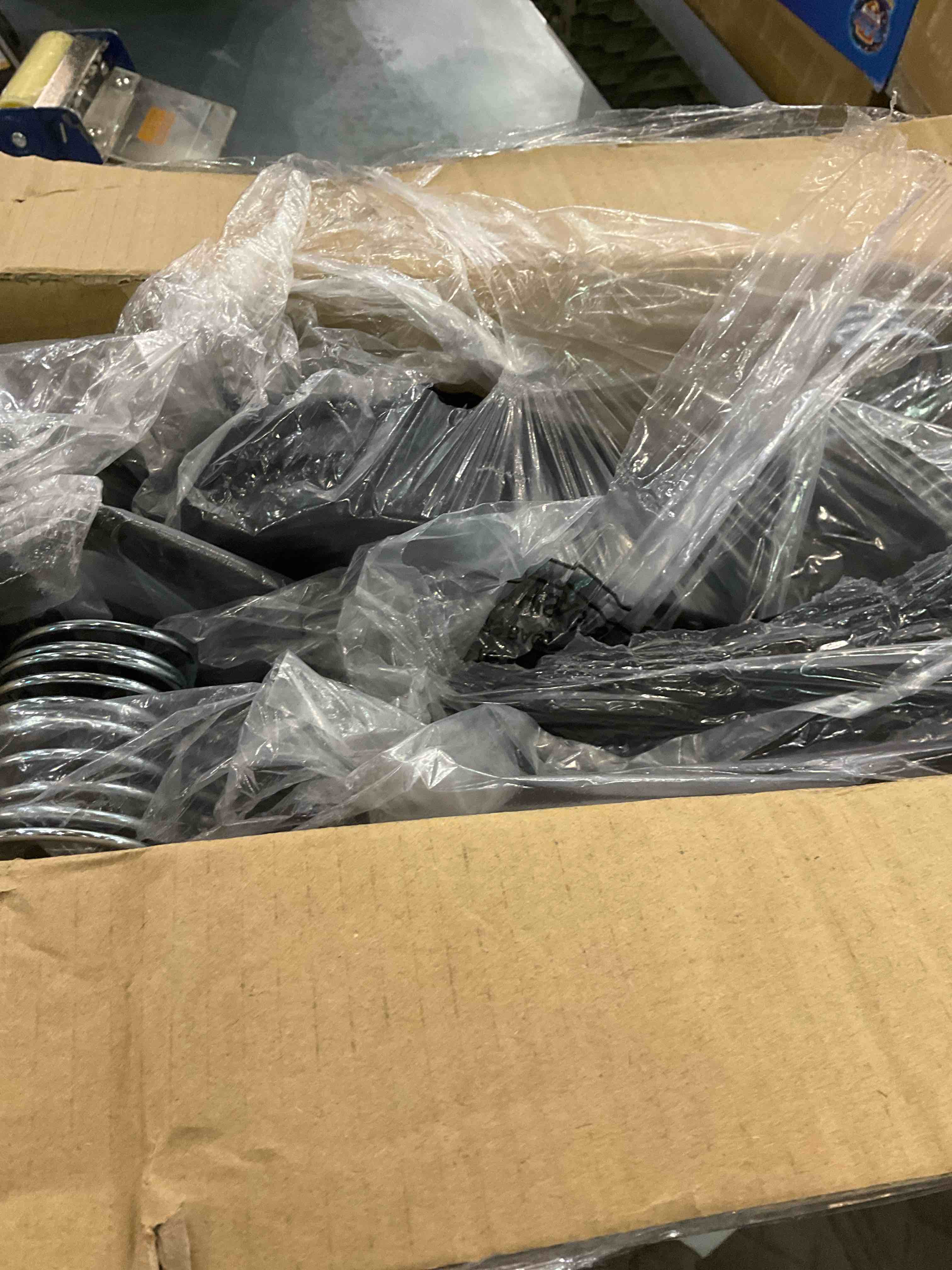 https://s3.amazonaws.com/lotting-images-prod/bidfta/EXS00917629_1704983565247.jpeg