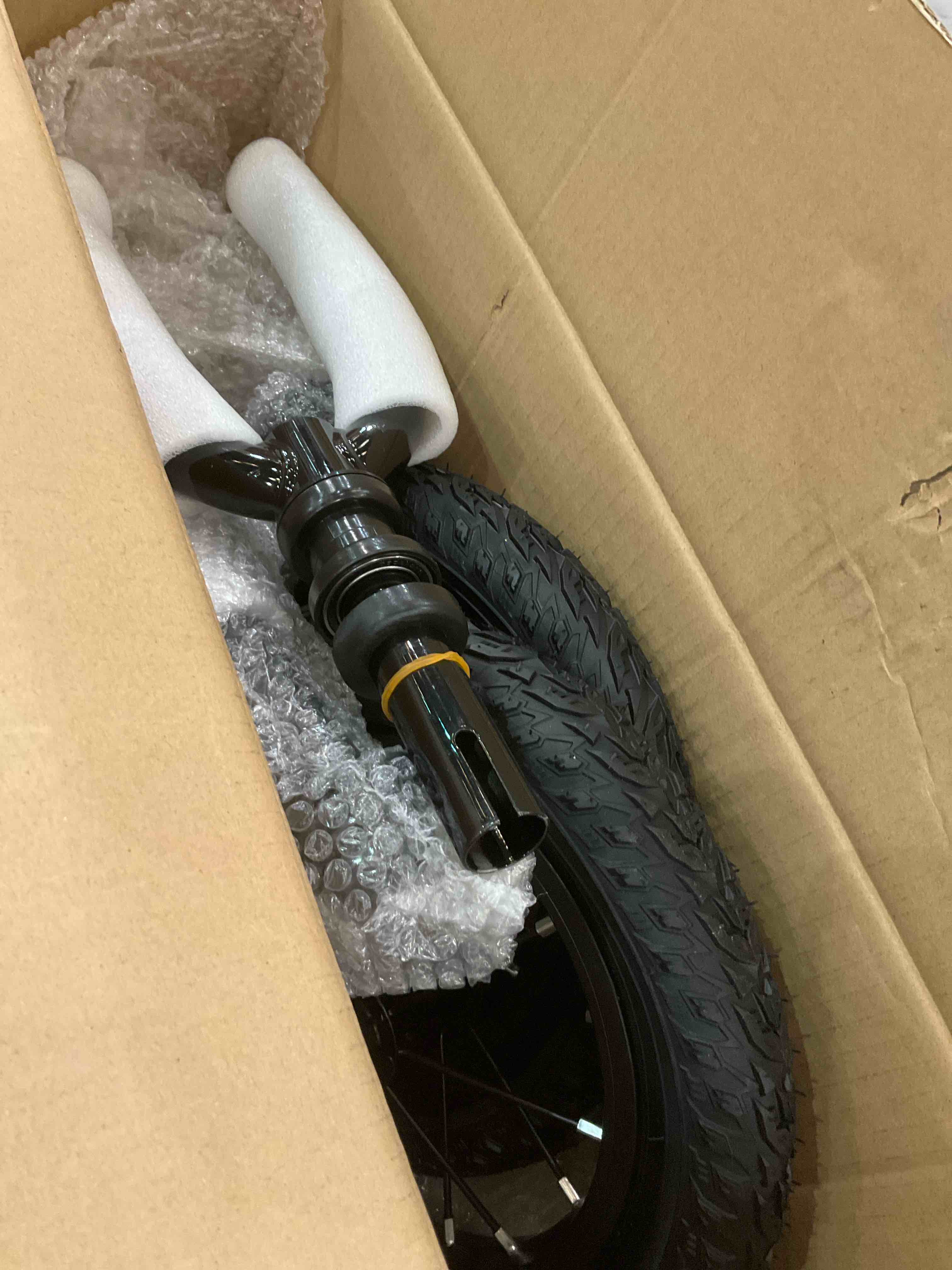 https://s3.amazonaws.com/lotting-images-prod/bidfta/EXS00917683_1704992074436.jpeg