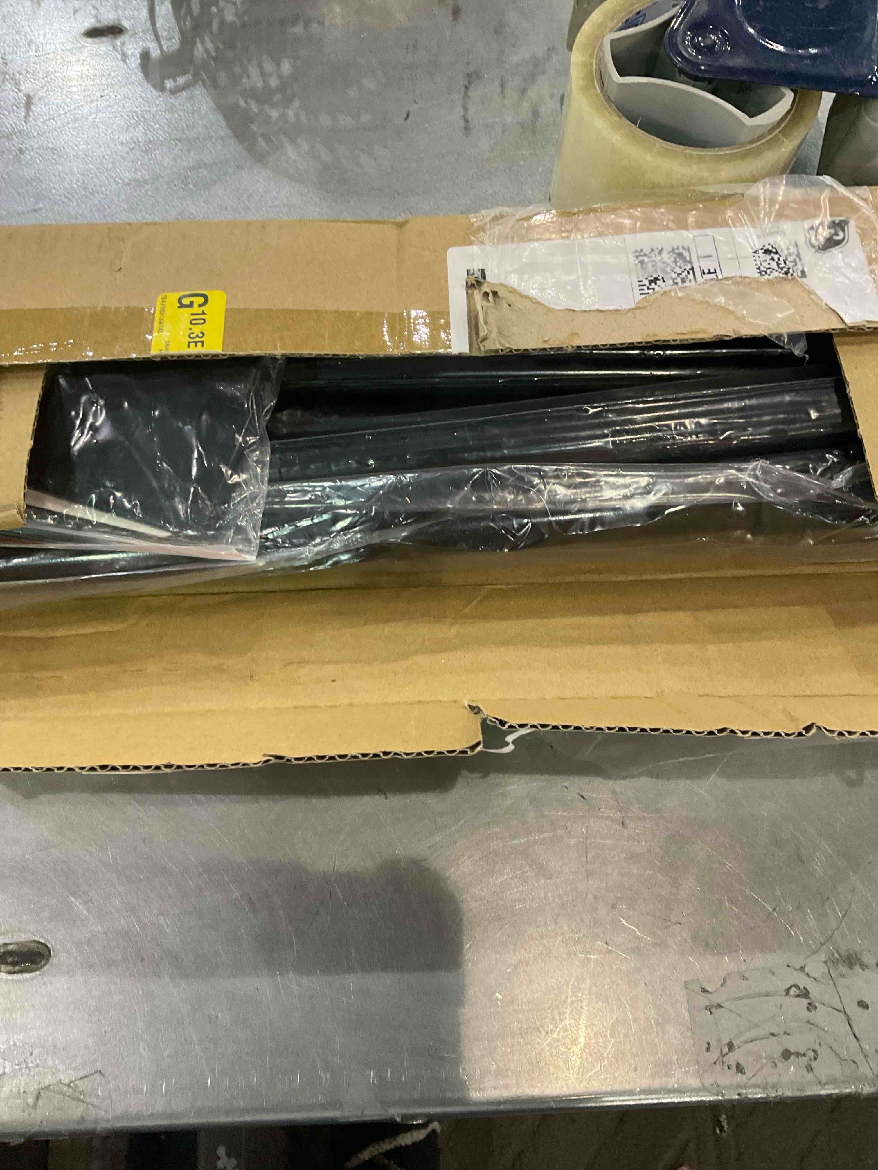 https://s3.amazonaws.com/lotting-images-prod/bidfta/EXS00917794_1705067377287.jpeg