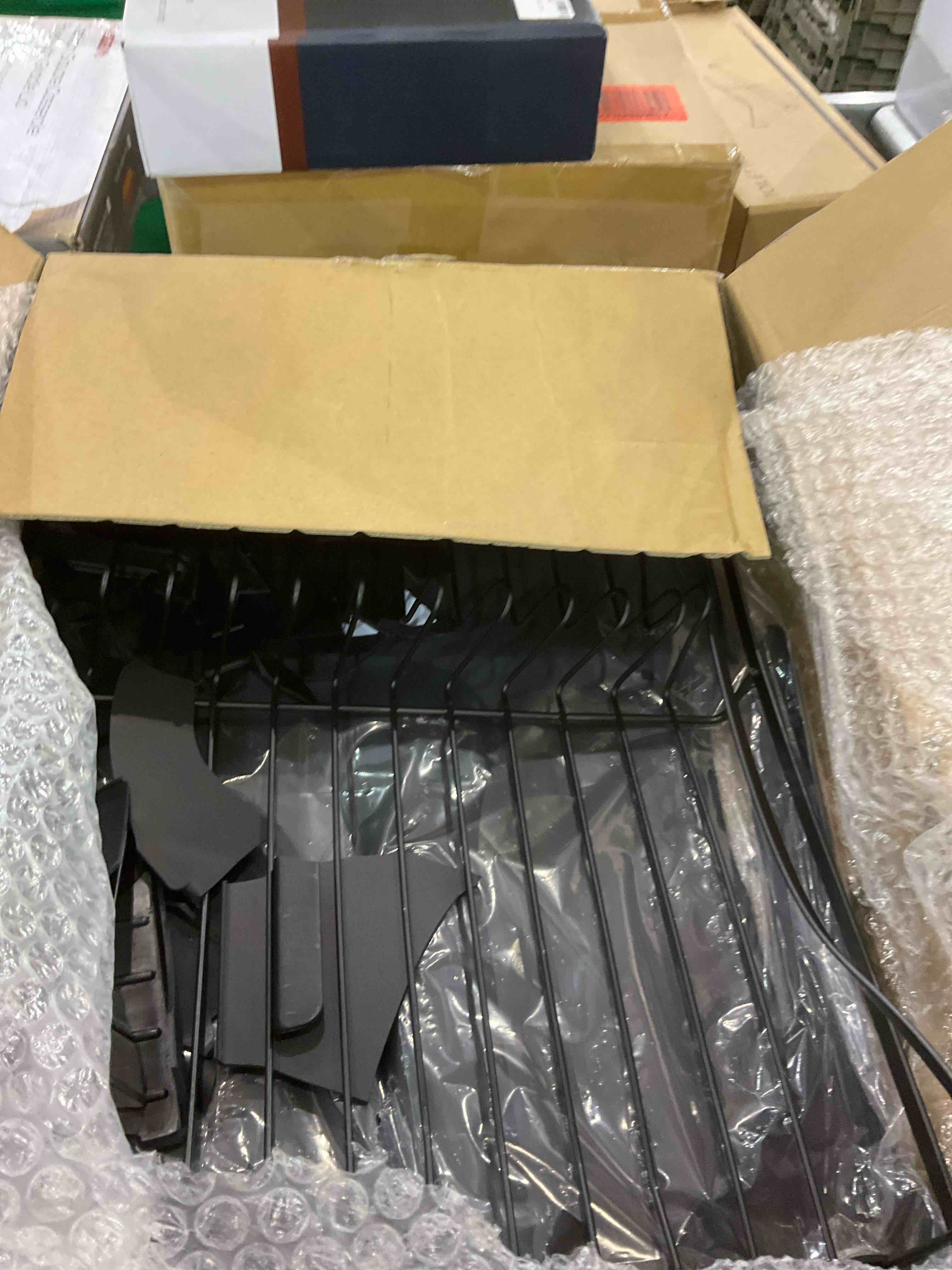 https://s3.amazonaws.com/lotting-images-prod/bidfta/EXS00917815_1705071490465.jpeg