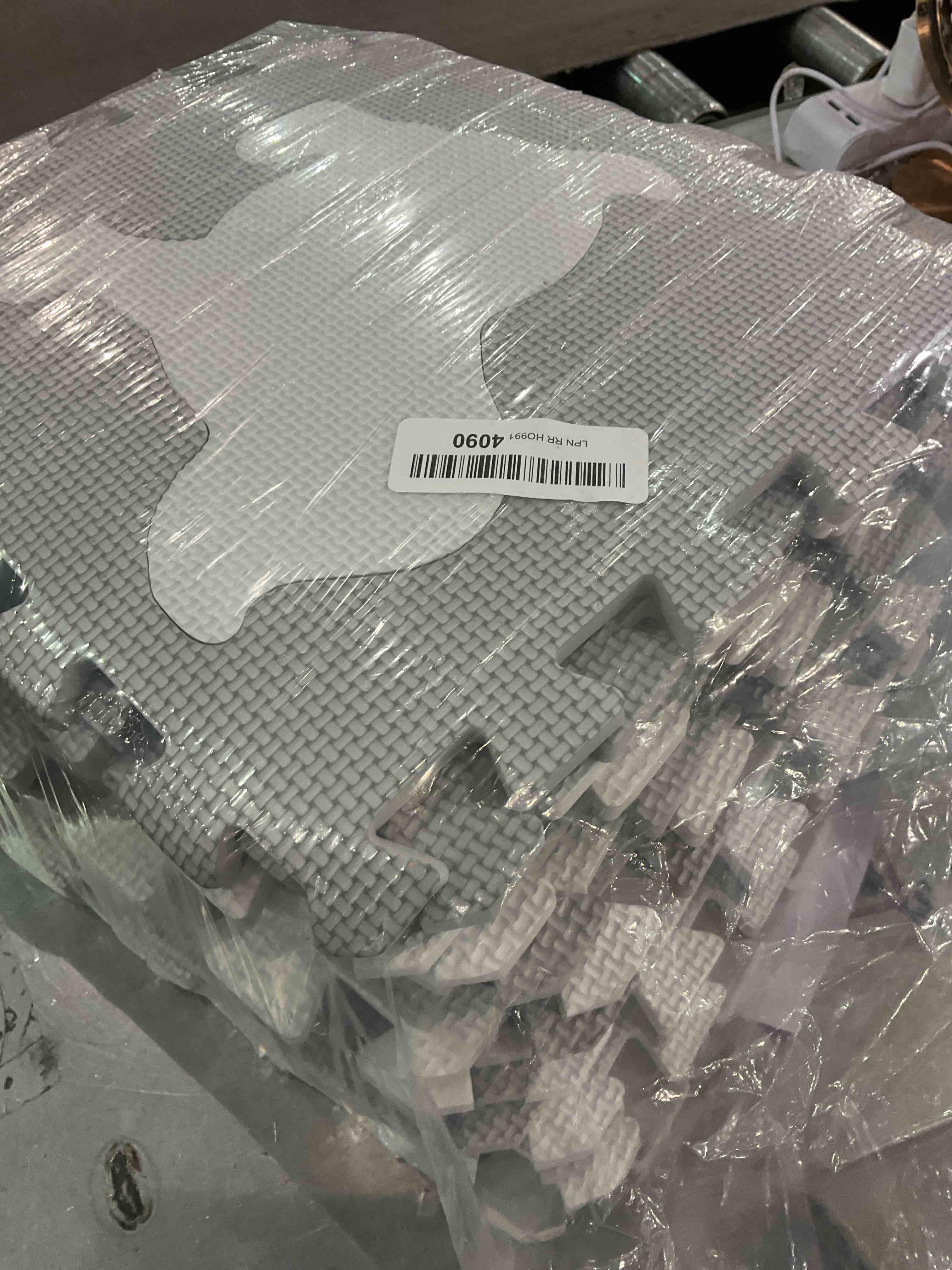 https://s3.amazonaws.com/lotting-images-prod/bidfta/EXS00917839_1705074198607.jpeg