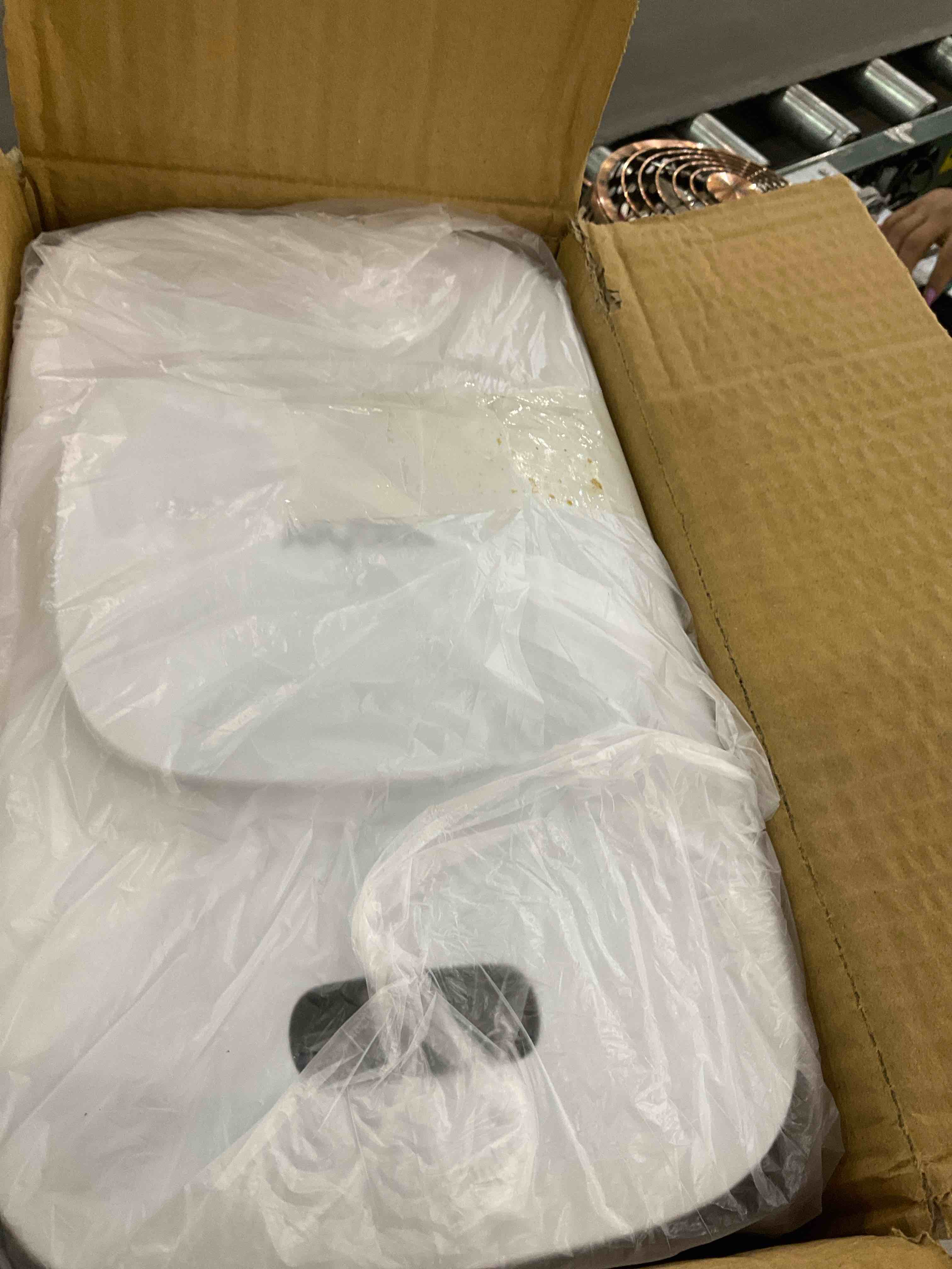 https://s3.amazonaws.com/lotting-images-prod/bidfta/EXS00917935_1705505336514.jpeg