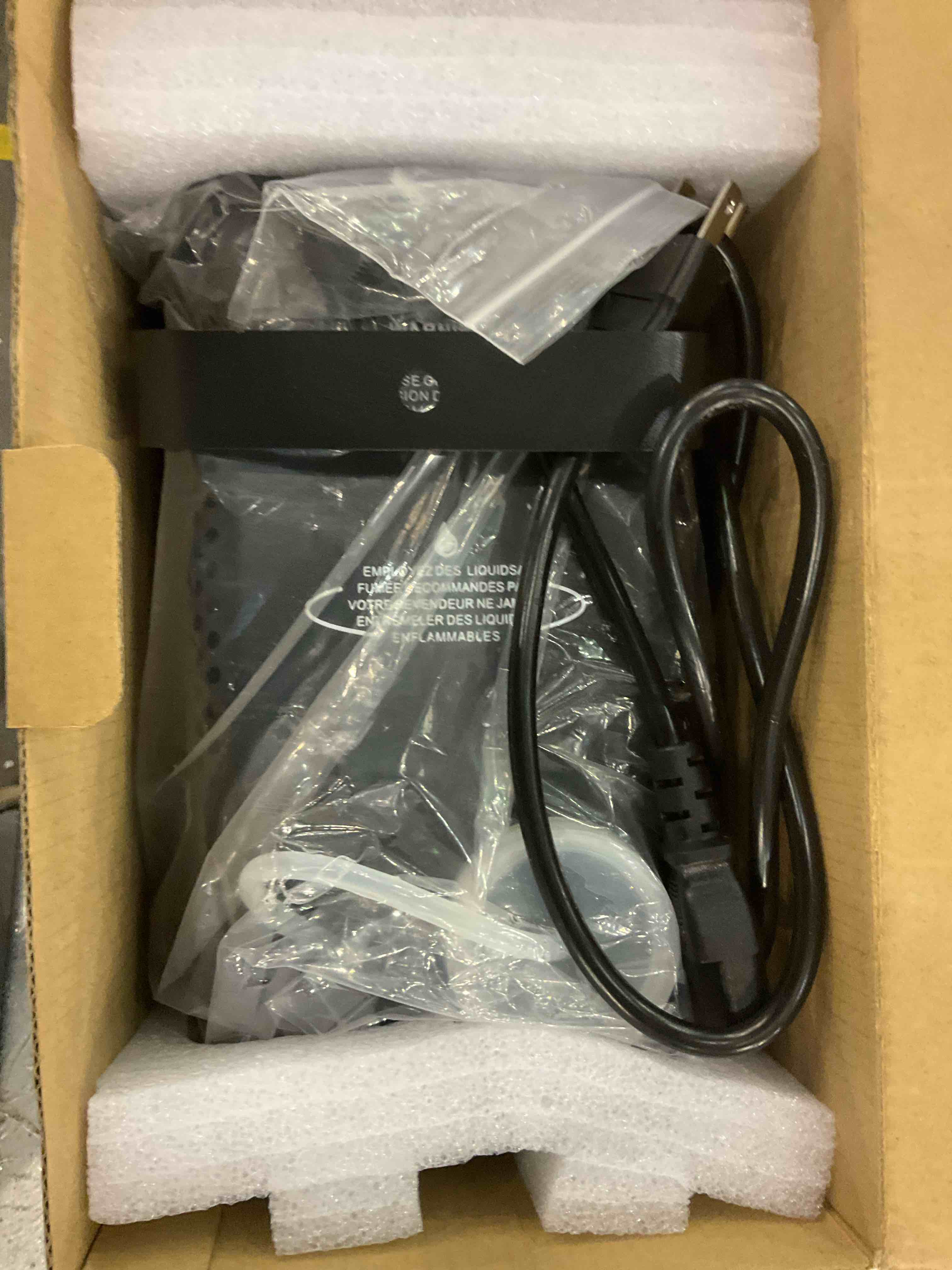 https://s3.amazonaws.com/lotting-images-prod/bidfta/EXS00918141_1701782691261.jpeg
