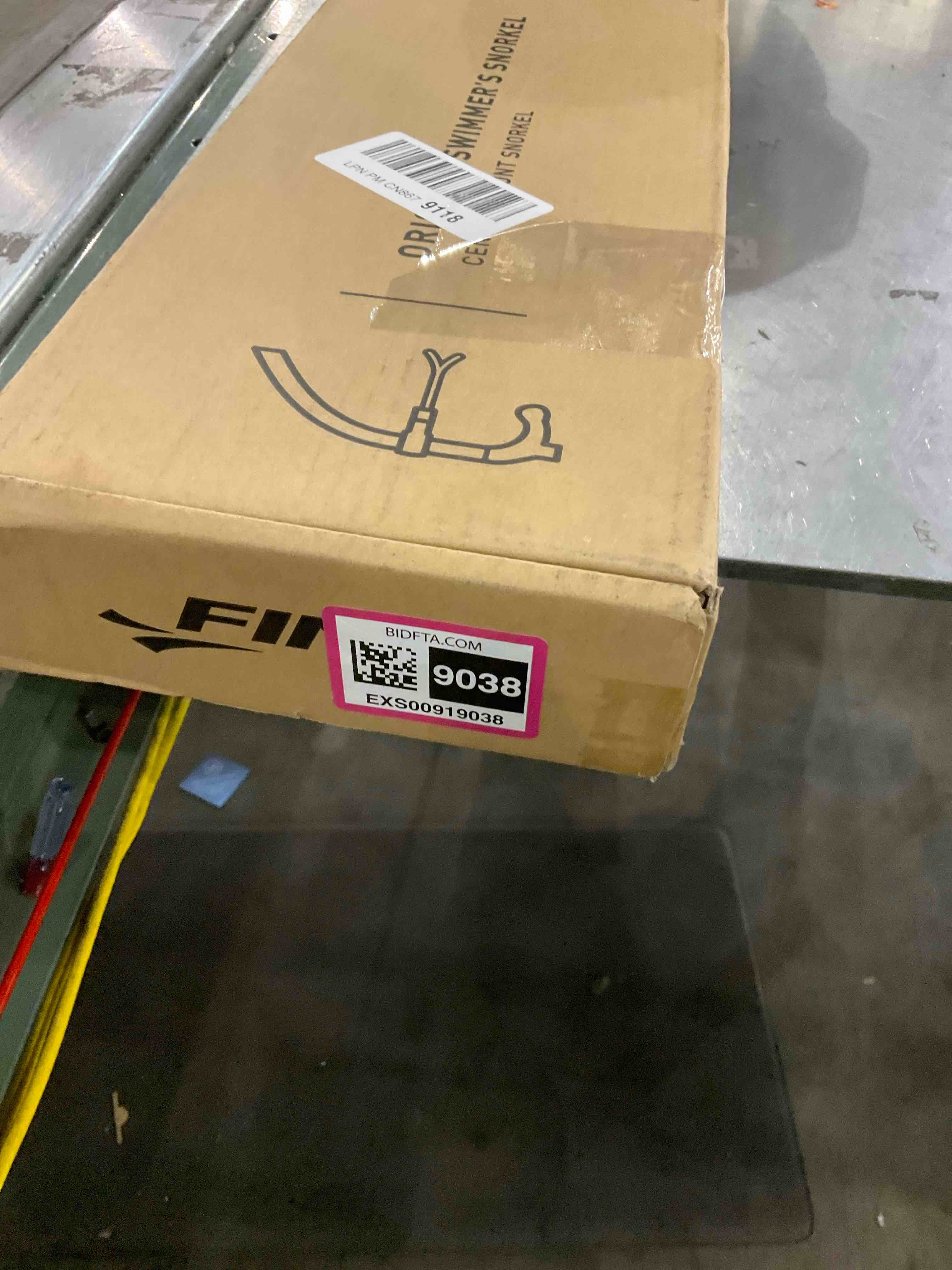 https://s3.amazonaws.com/lotting-images-prod/bidfta/EXS00919038_1701264090857.jpeg