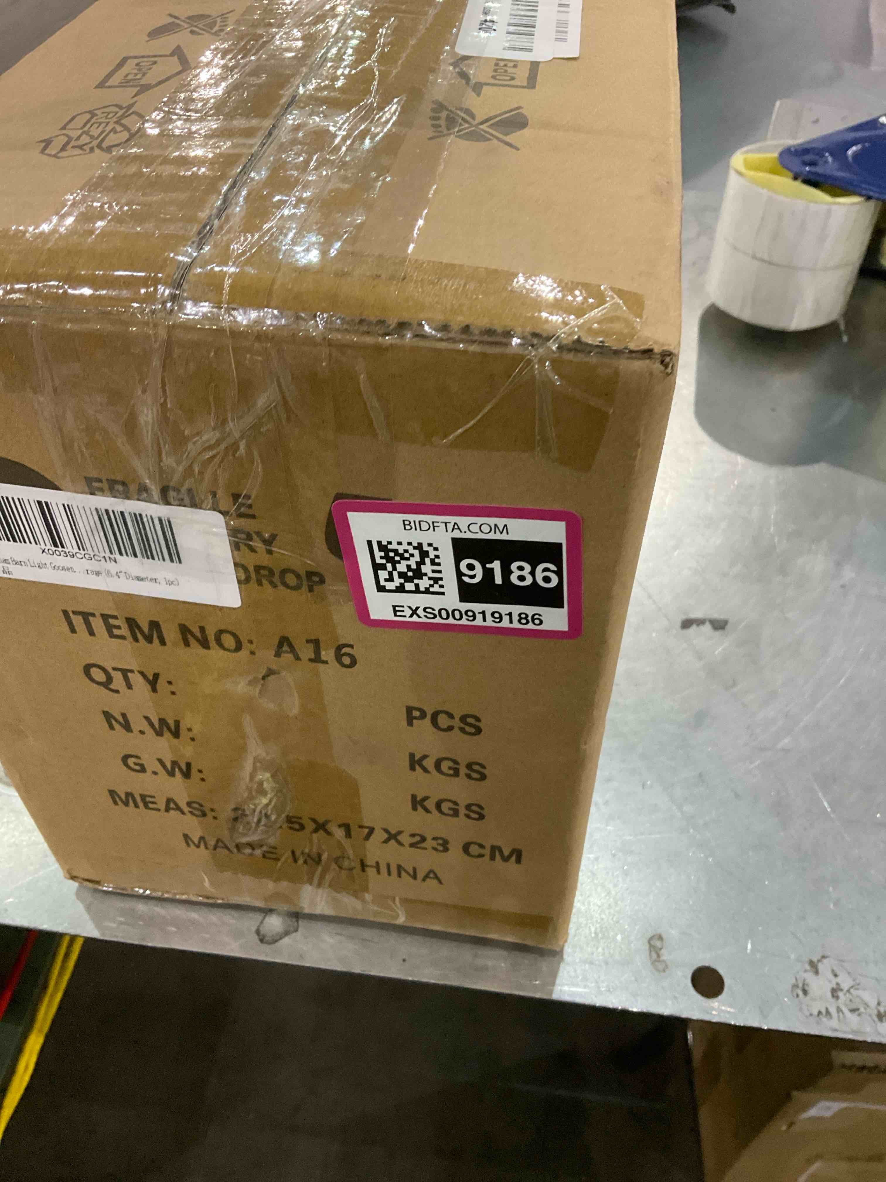 https://s3.amazonaws.com/lotting-images-prod/bidfta/EXS00919186_1701347414880.jpeg