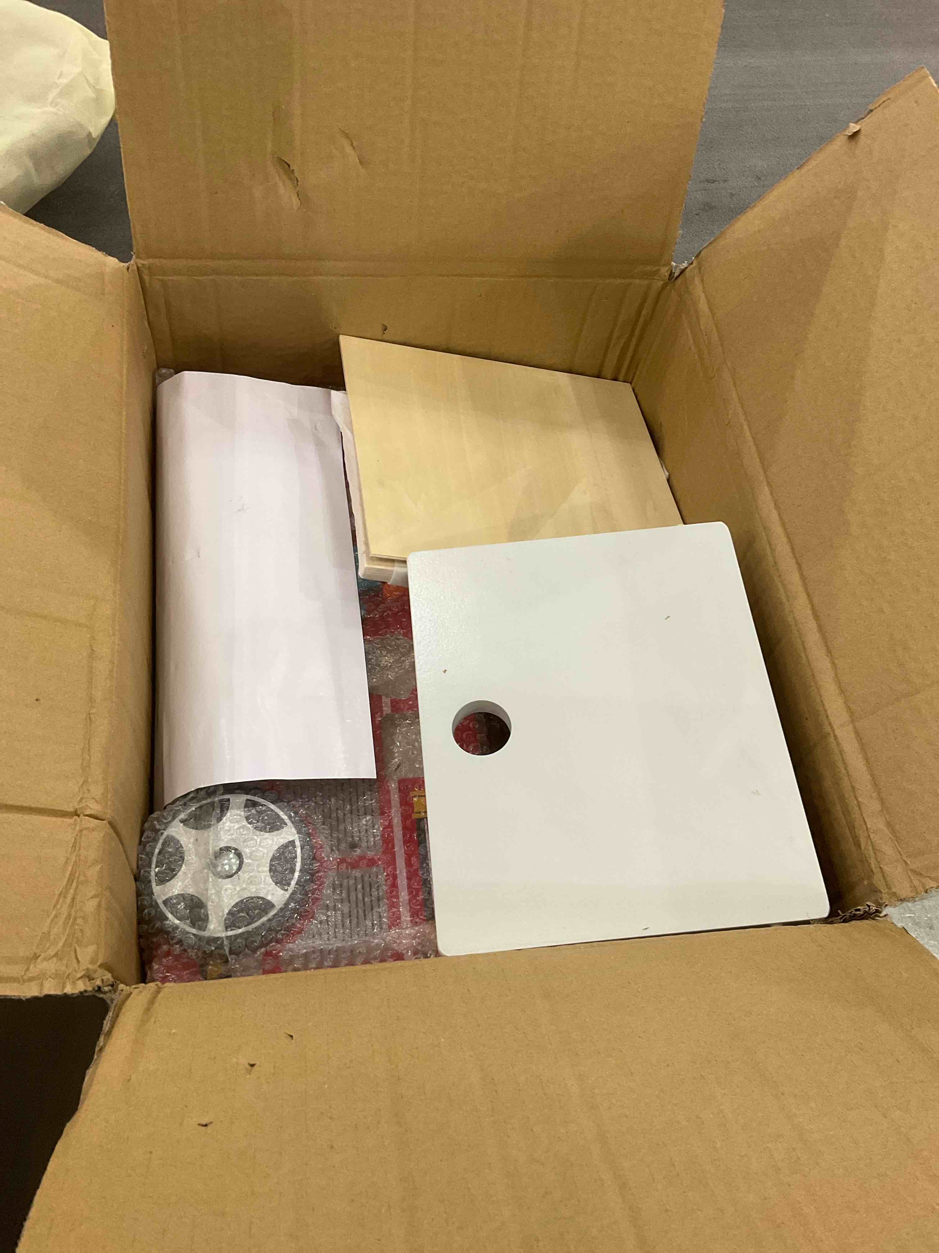 https://s3.amazonaws.com/lotting-images-prod/bidfta/EXS00919264_1701356696443.jpeg