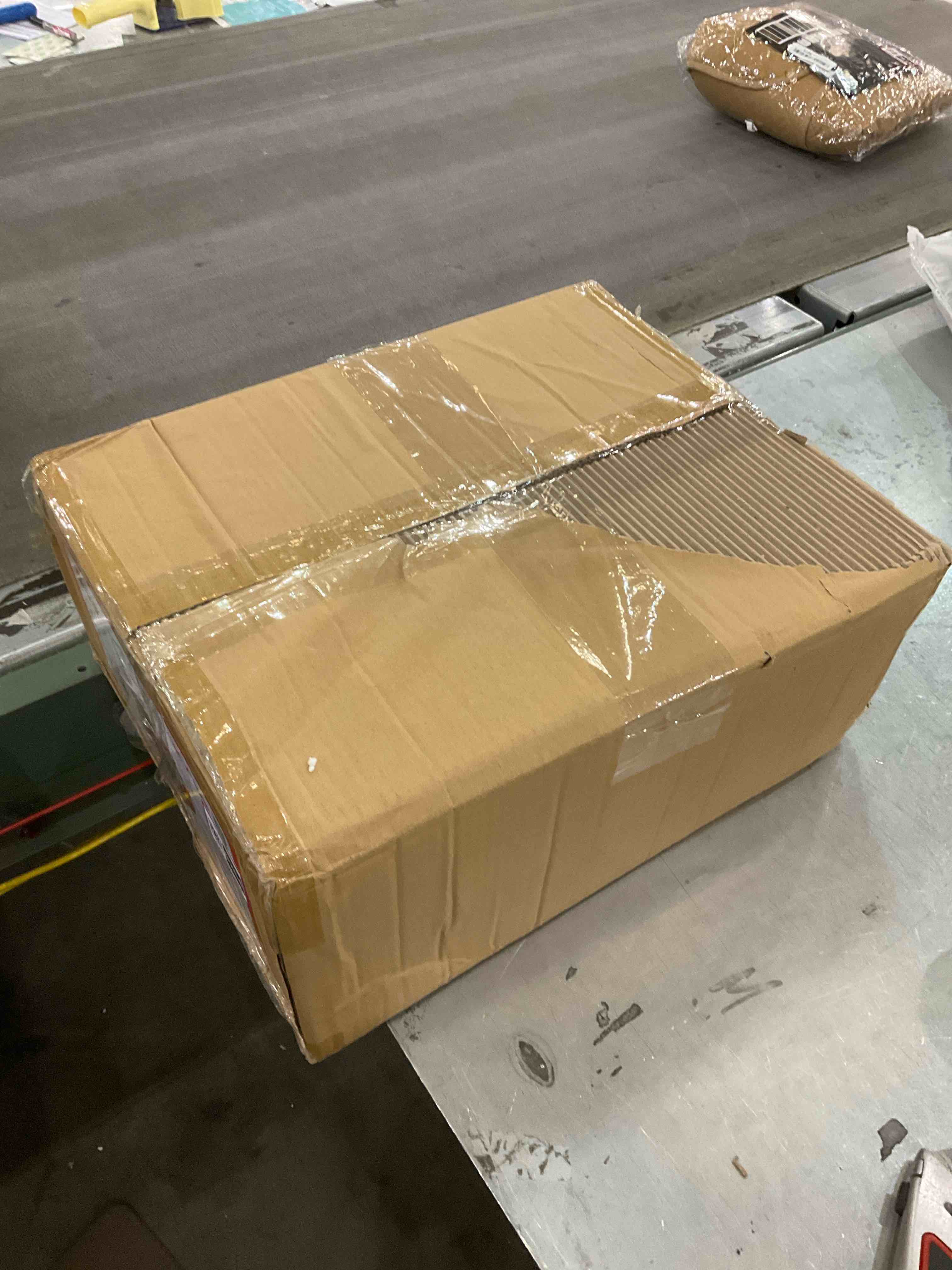 https://s3.amazonaws.com/lotting-images-prod/bidfta/EXS00919264_1701356725122.jpeg
