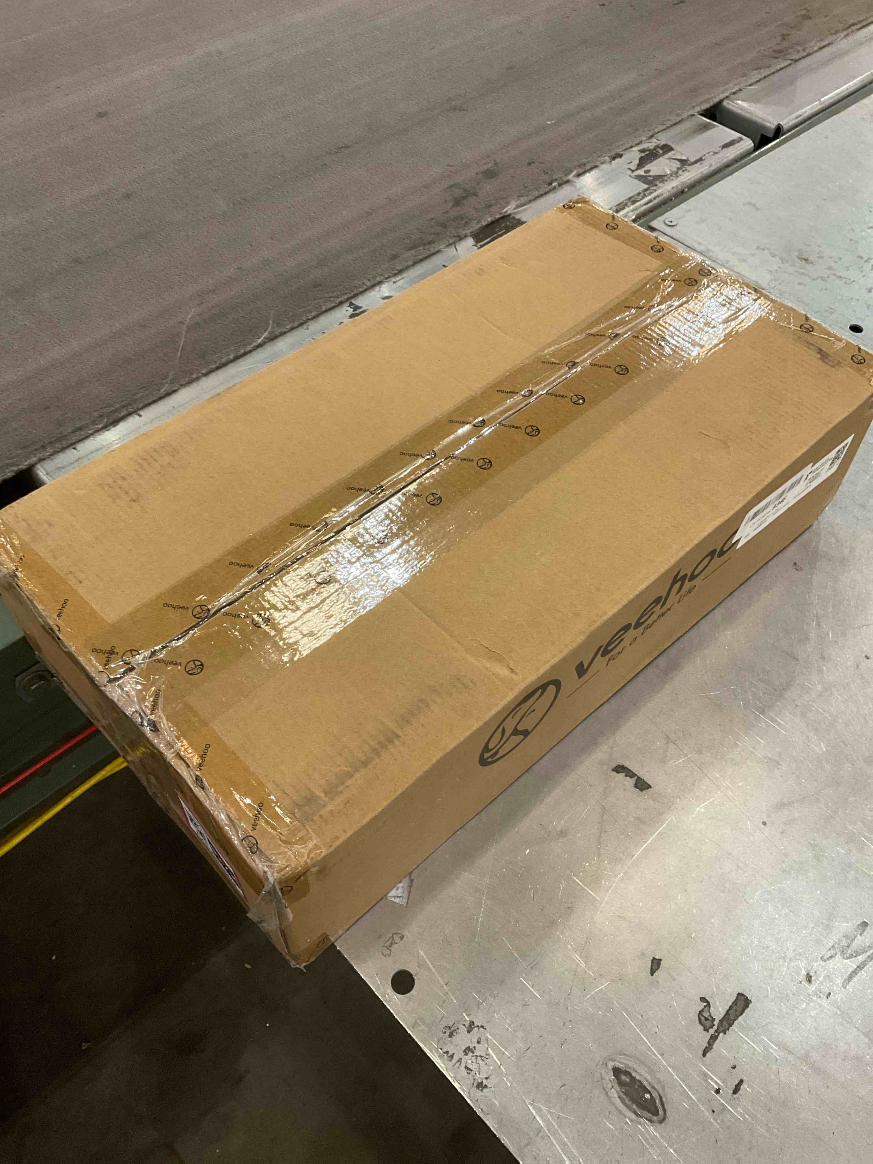 https://s3.amazonaws.com/lotting-images-prod/bidfta/EXS00919272_1701357626607.jpeg