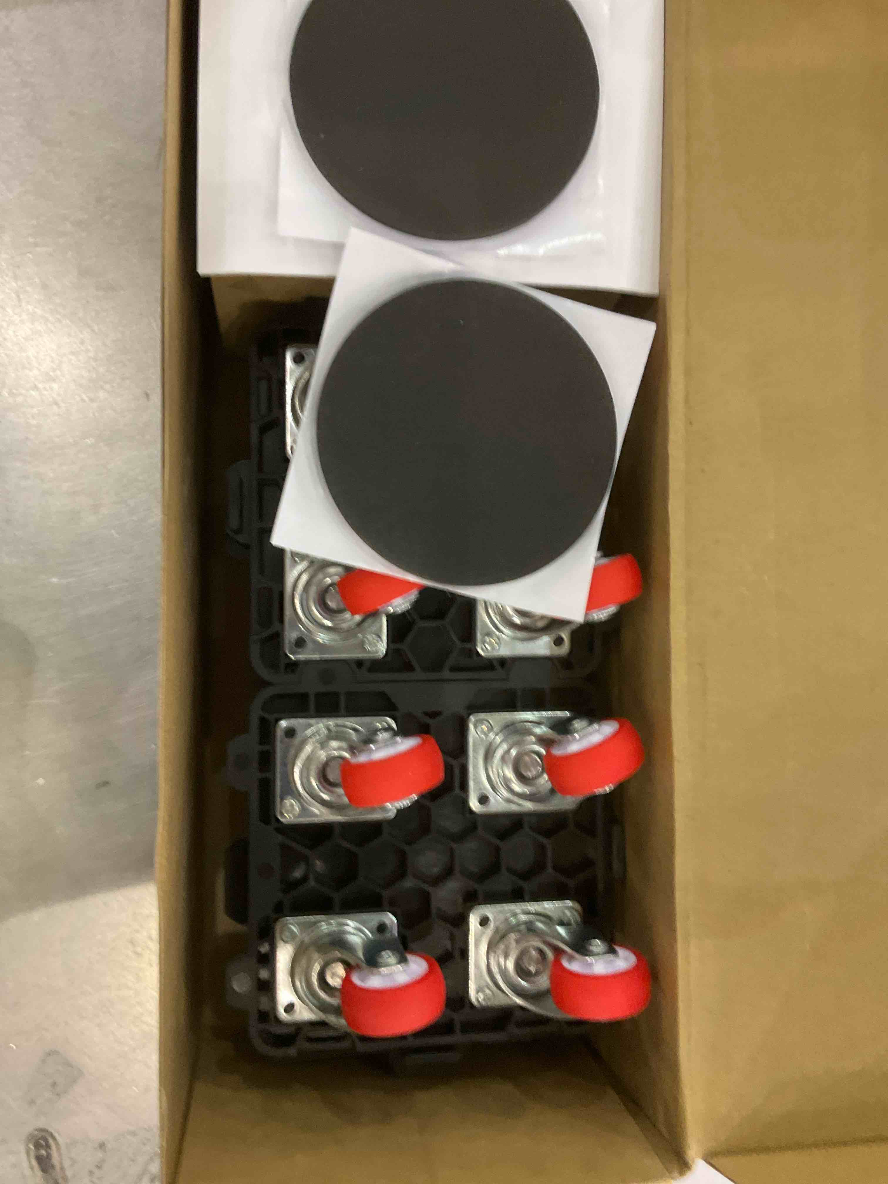 https://s3.amazonaws.com/lotting-images-prod/bidfta/EXS00919628_1702302689942.jpeg