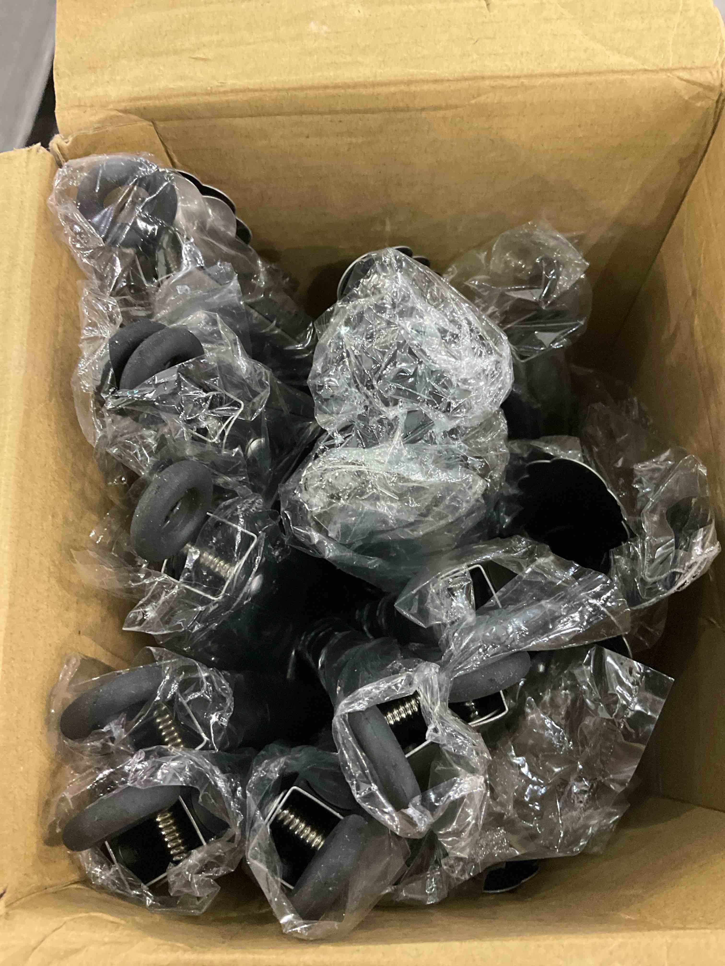 https://s3.amazonaws.com/lotting-images-prod/bidfta/EXS00920092_1701346976059.jpeg