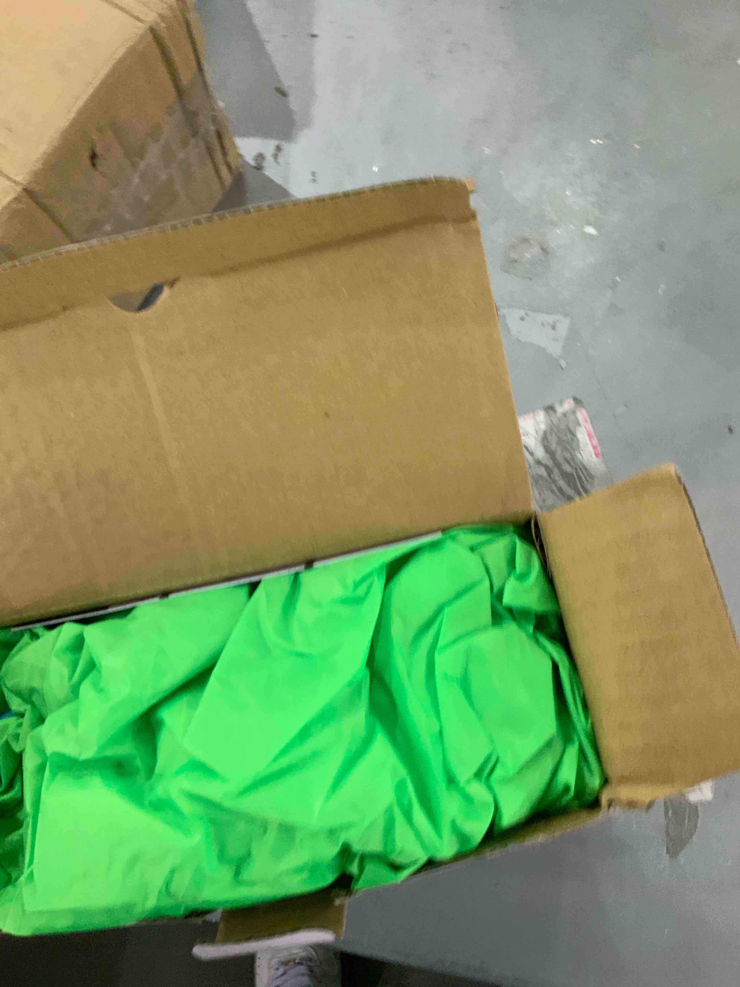 https://s3.amazonaws.com/lotting-images-prod/bidfta/EXS00920696_1701266026562.jpeg