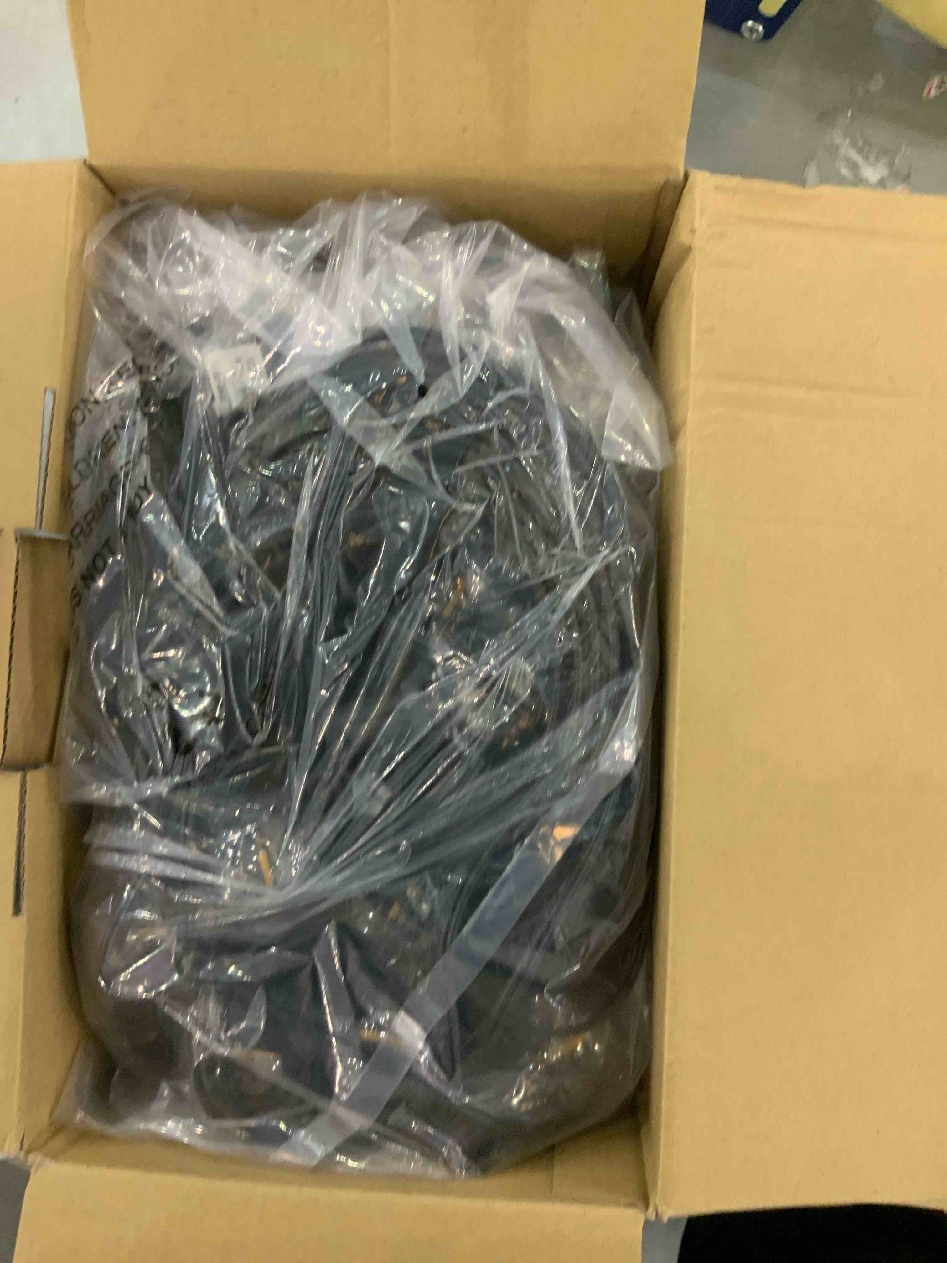 https://s3.amazonaws.com/lotting-images-prod/bidfta/EXS00920900_1701358635526.jpeg