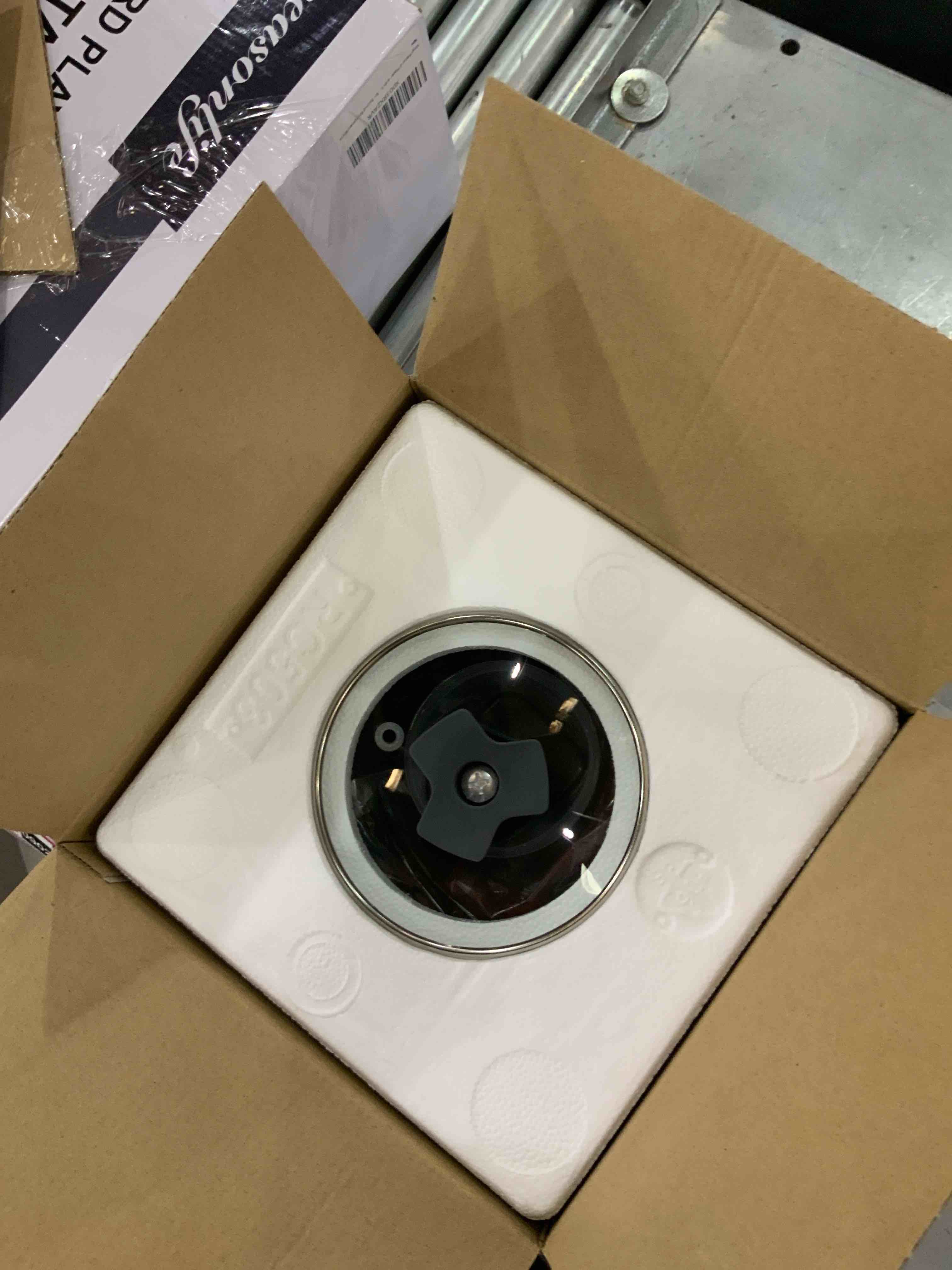 https://s3.amazonaws.com/lotting-images-prod/bidfta/EXS00920901_1701358724421.jpeg