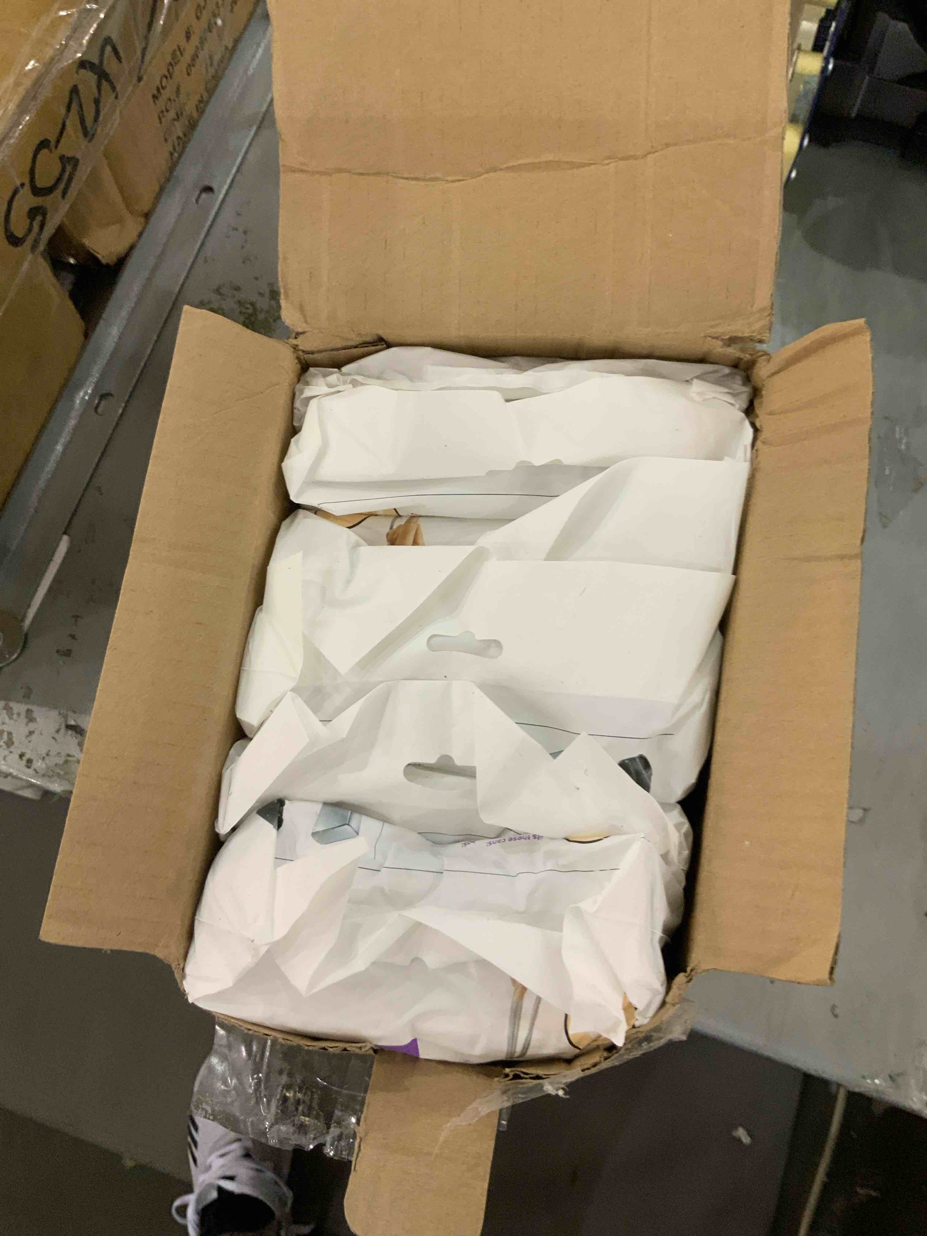 https://s3.amazonaws.com/lotting-images-prod/bidfta/EXS00920990_1701375846353.jpeg