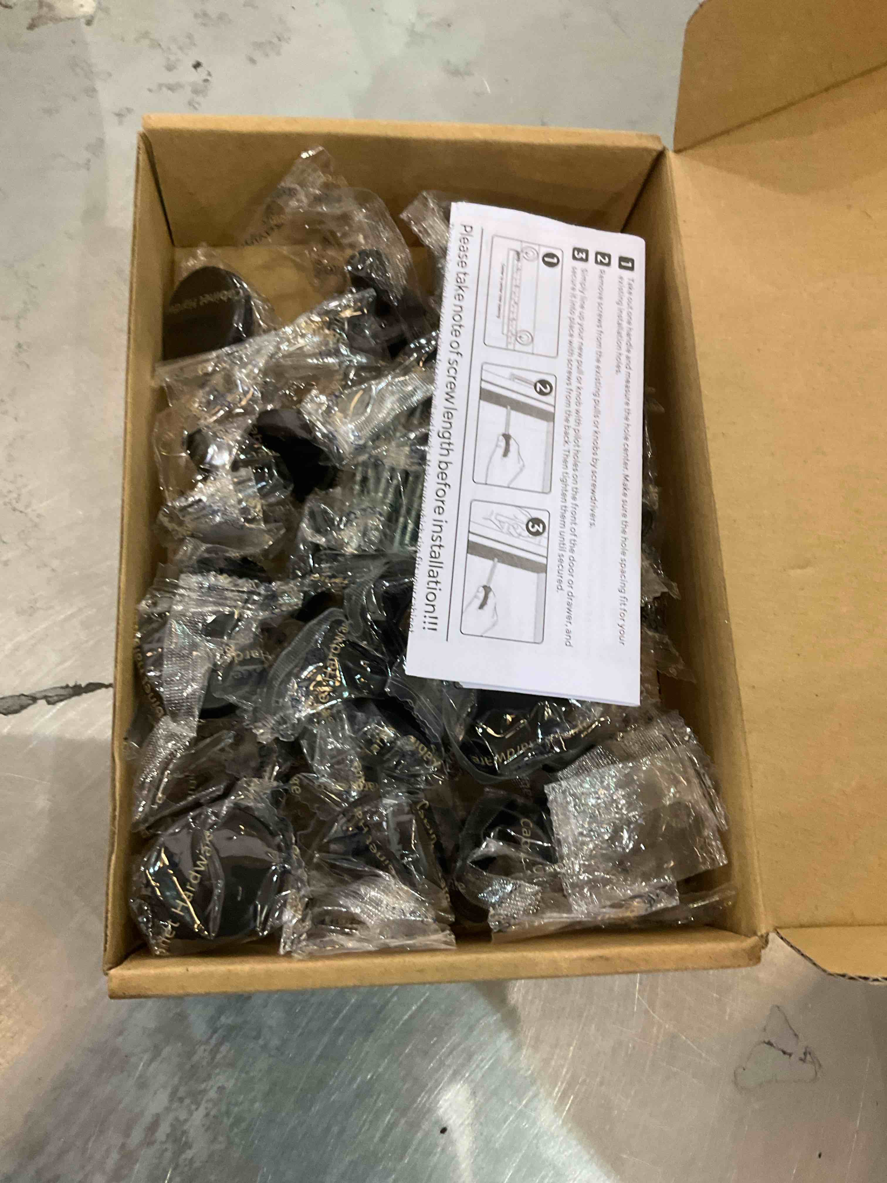 https://s3.amazonaws.com/lotting-images-prod/bidfta/EXS00921102_1702575939235.jpeg