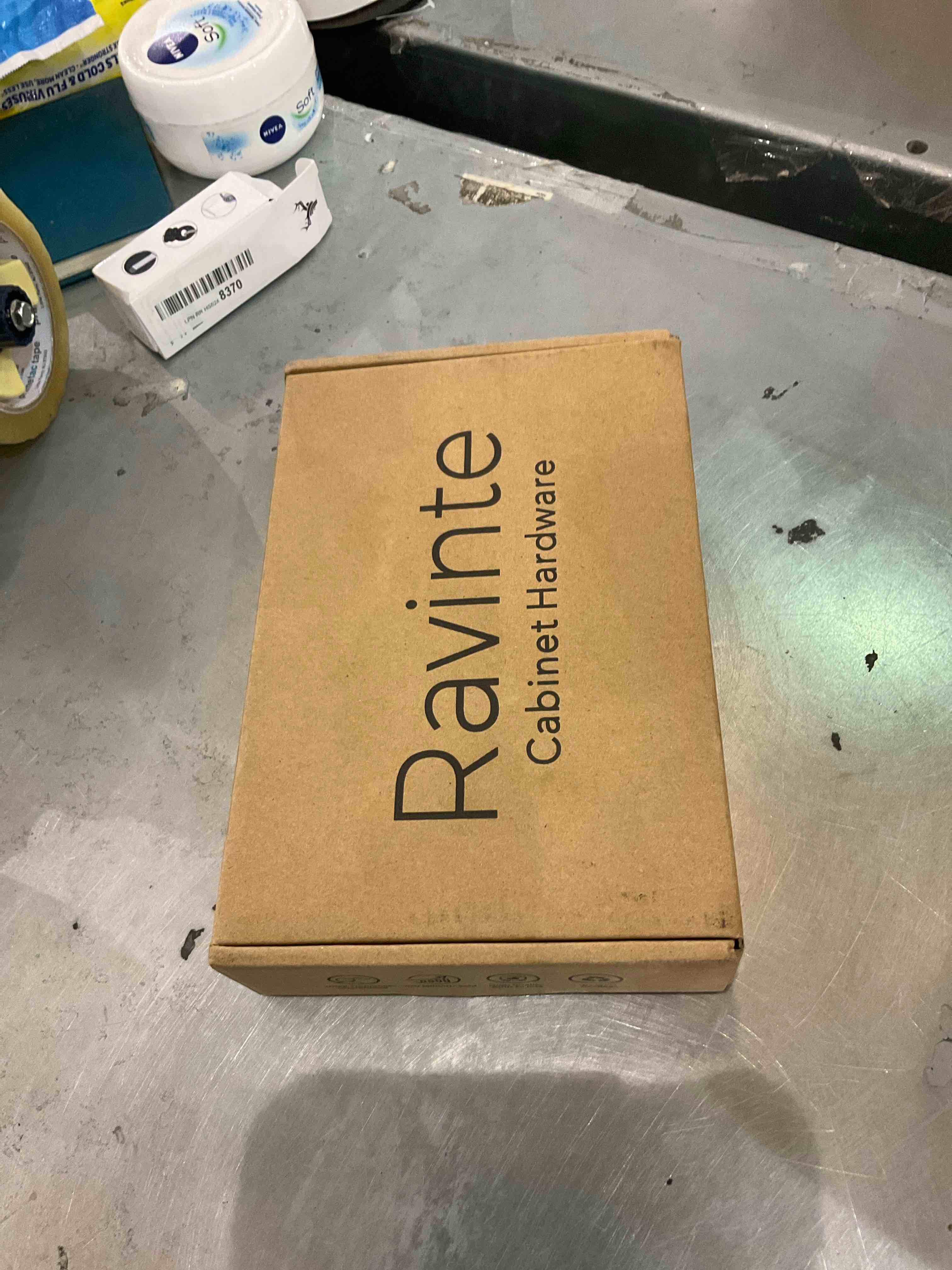 https://s3.amazonaws.com/lotting-images-prod/bidfta/EXS00921102_1702575956017.jpeg
