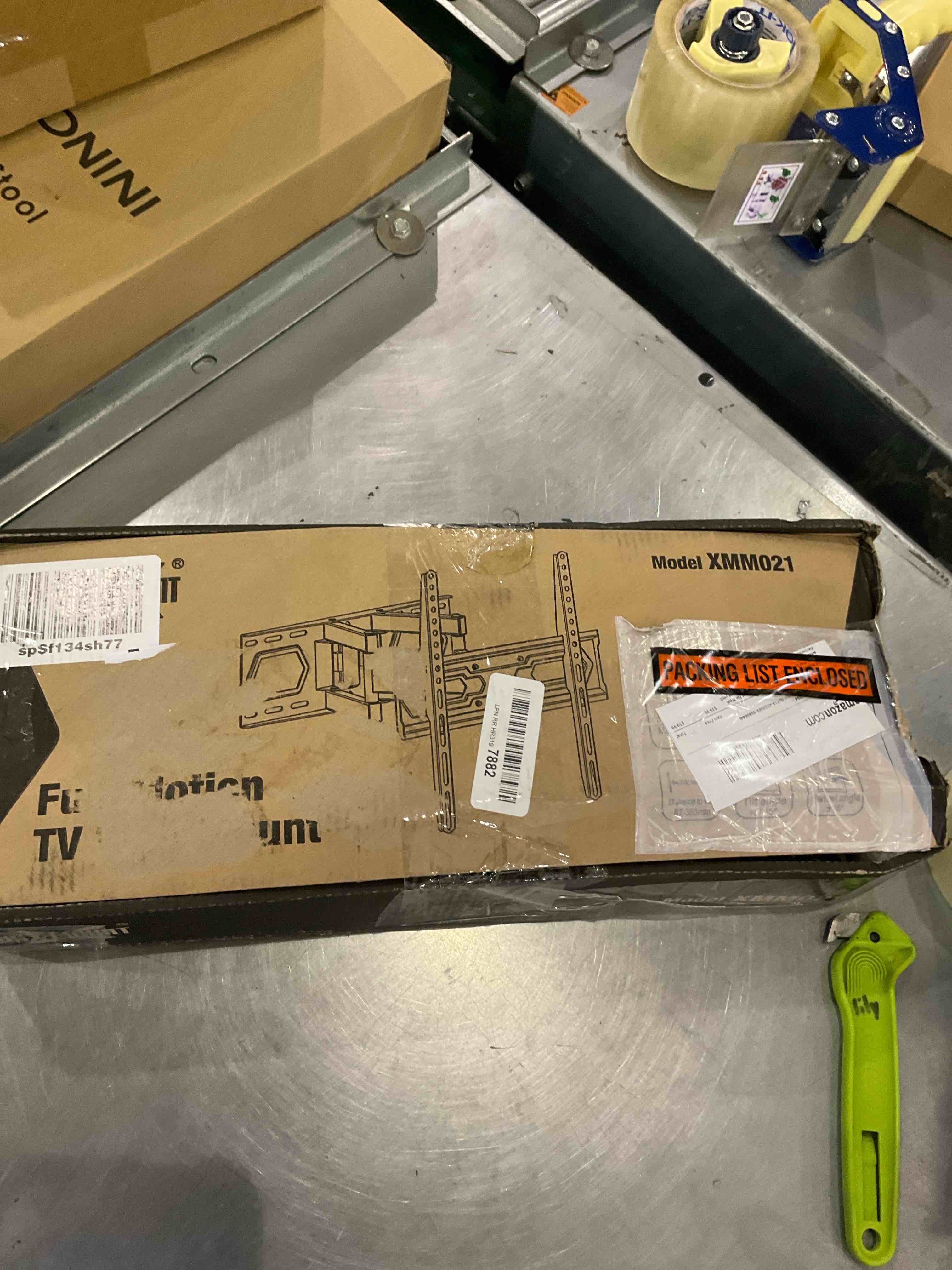 https://s3.amazonaws.com/lotting-images-prod/bidfta/EXS00921543_1704461550596.jpeg