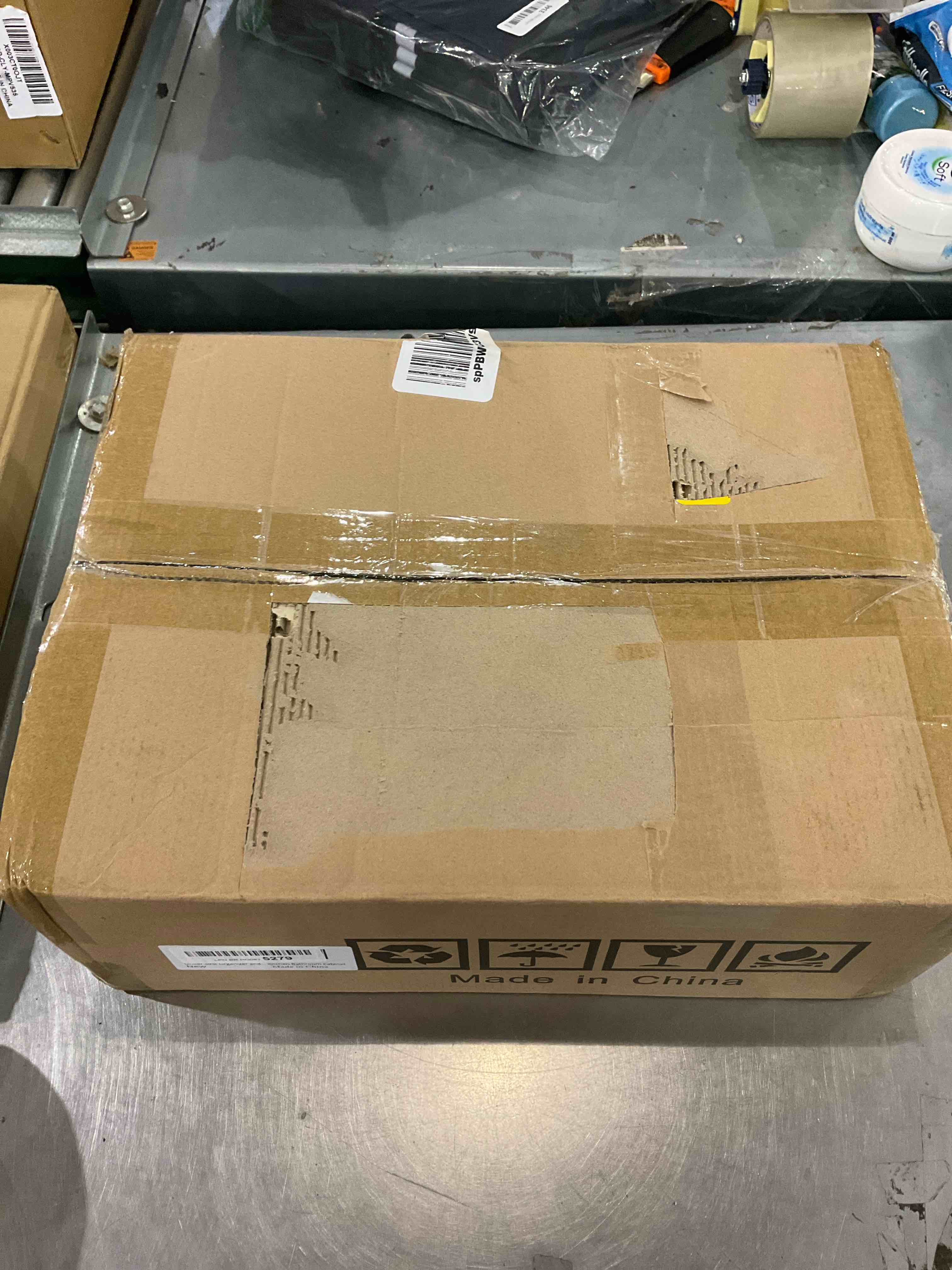 https://s3.amazonaws.com/lotting-images-prod/bidfta/EXS00921673_1704716193285.jpeg