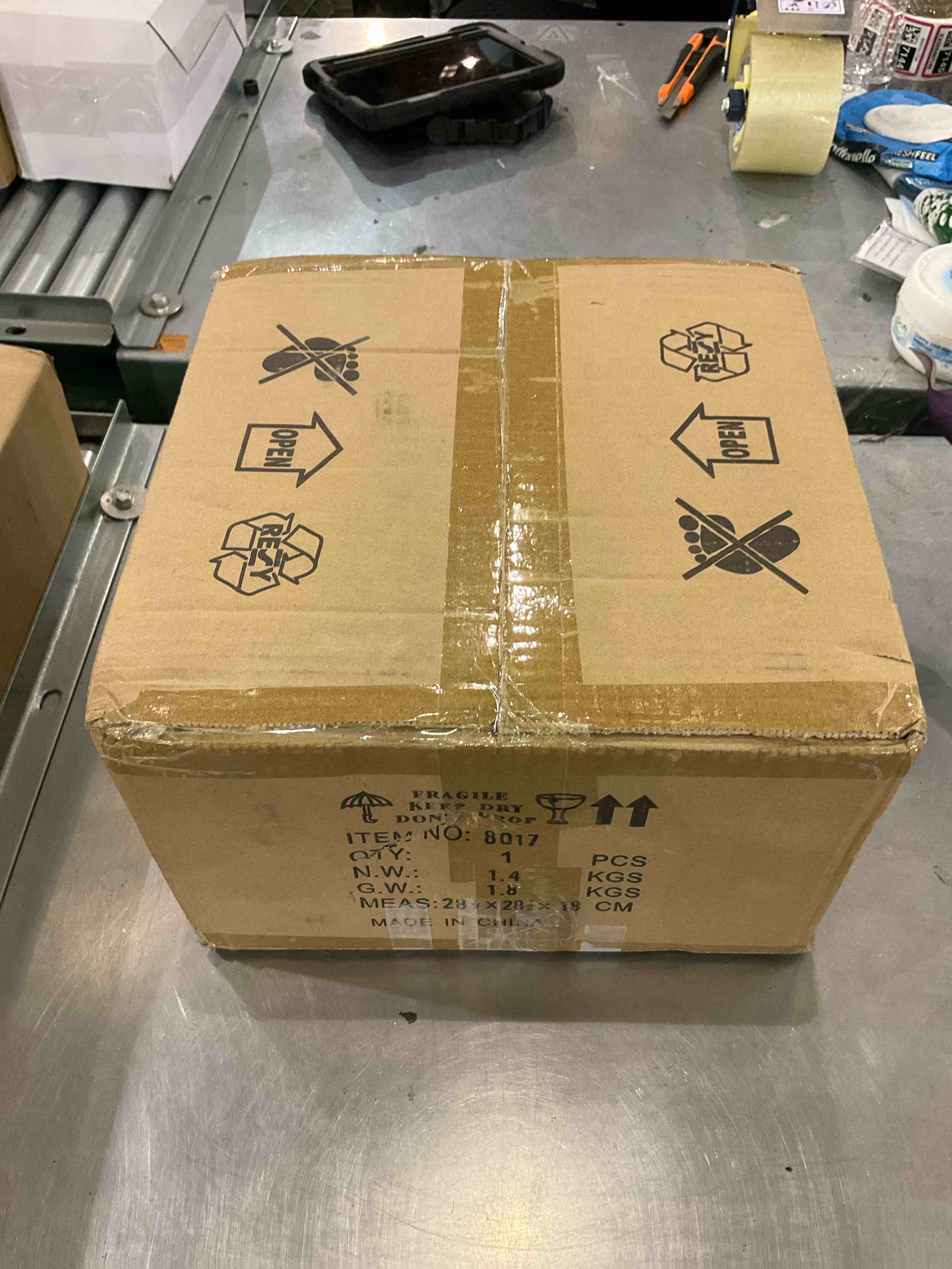 https://s3.amazonaws.com/lotting-images-prod/bidfta/EXS00921941_1704813881352.jpeg