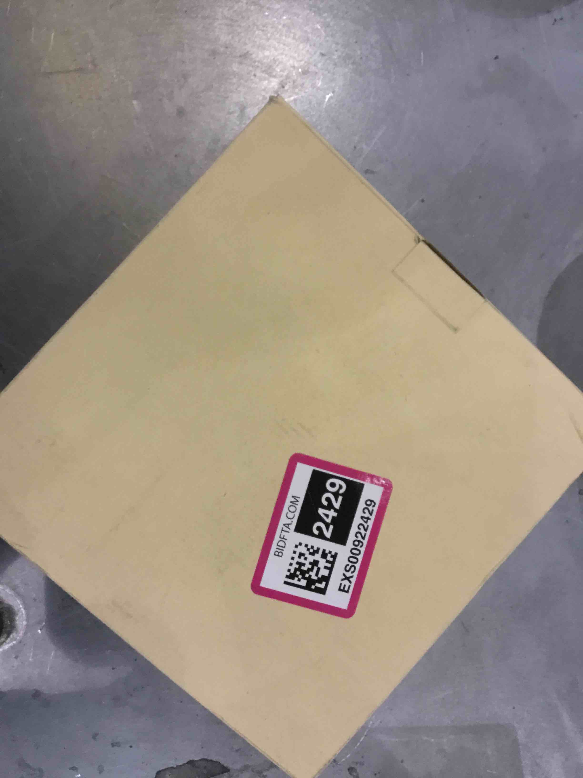 https://s3.amazonaws.com/lotting-images-prod/bidfta/EXS00922429_1702576042900.jpeg