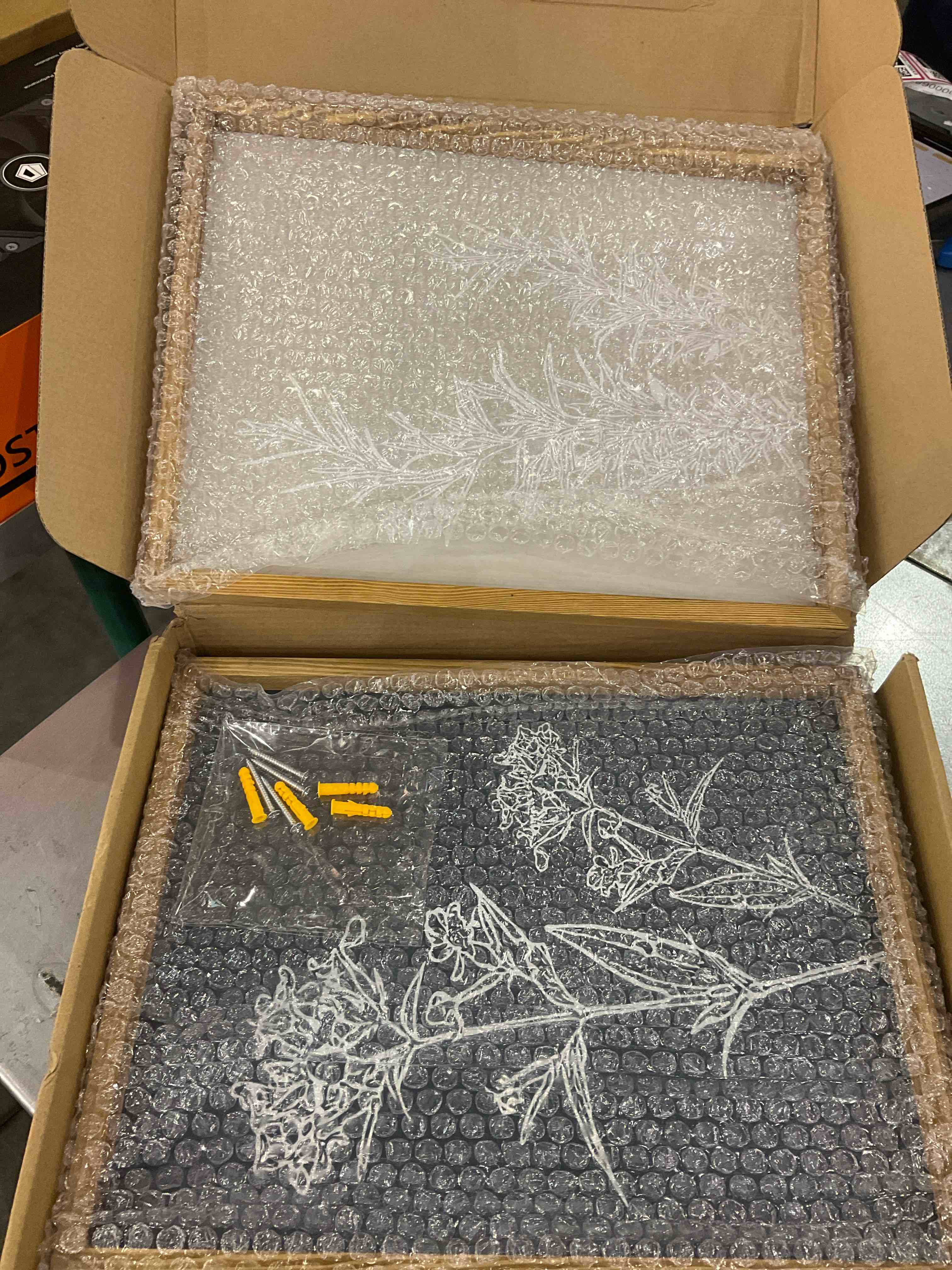 https://s3.amazonaws.com/lotting-images-prod/bidfta/EXS00922521_1701697179609.jpeg