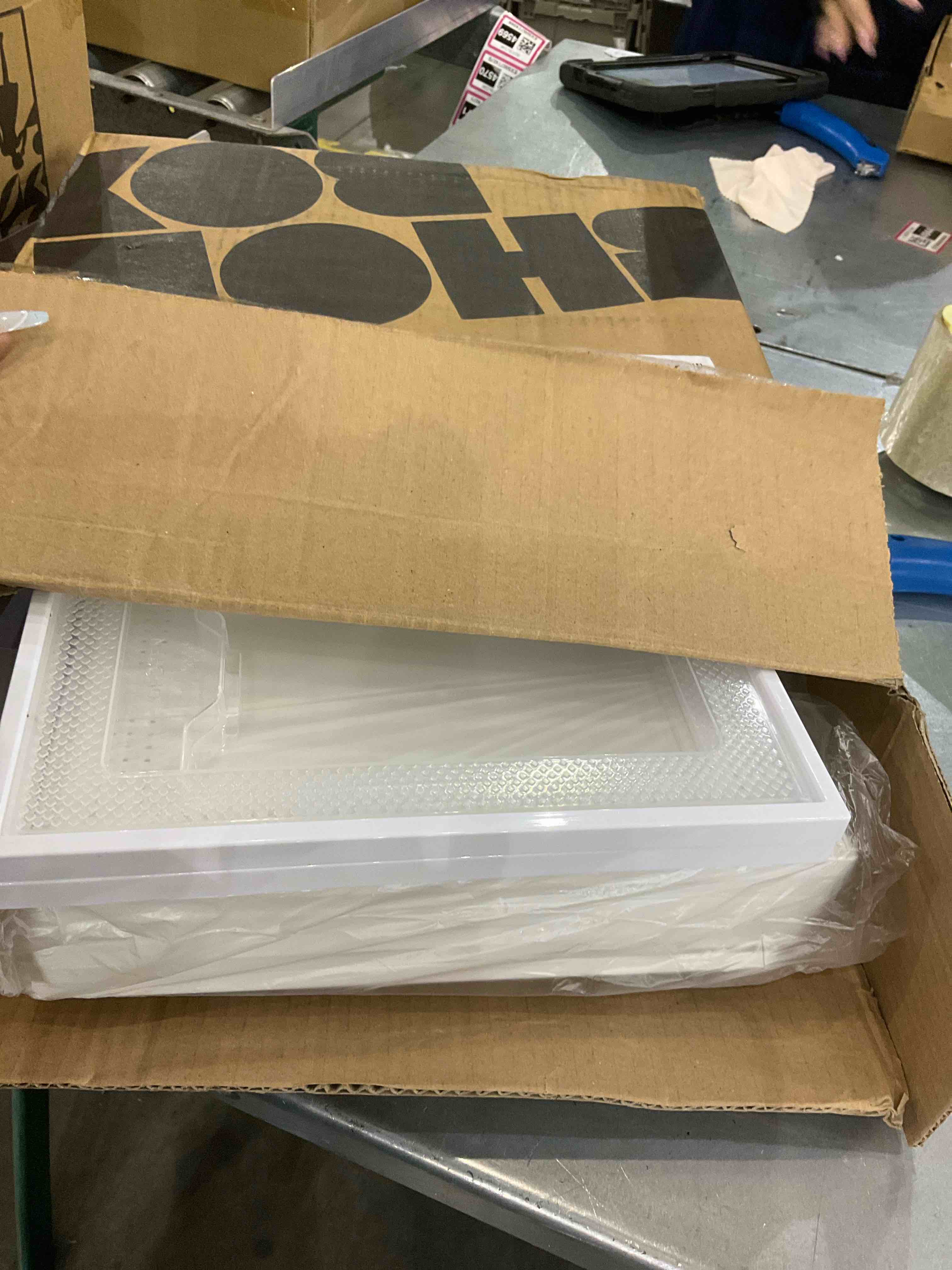 https://s3.amazonaws.com/lotting-images-prod/bidfta/EXS00922526_1701697946258.jpeg