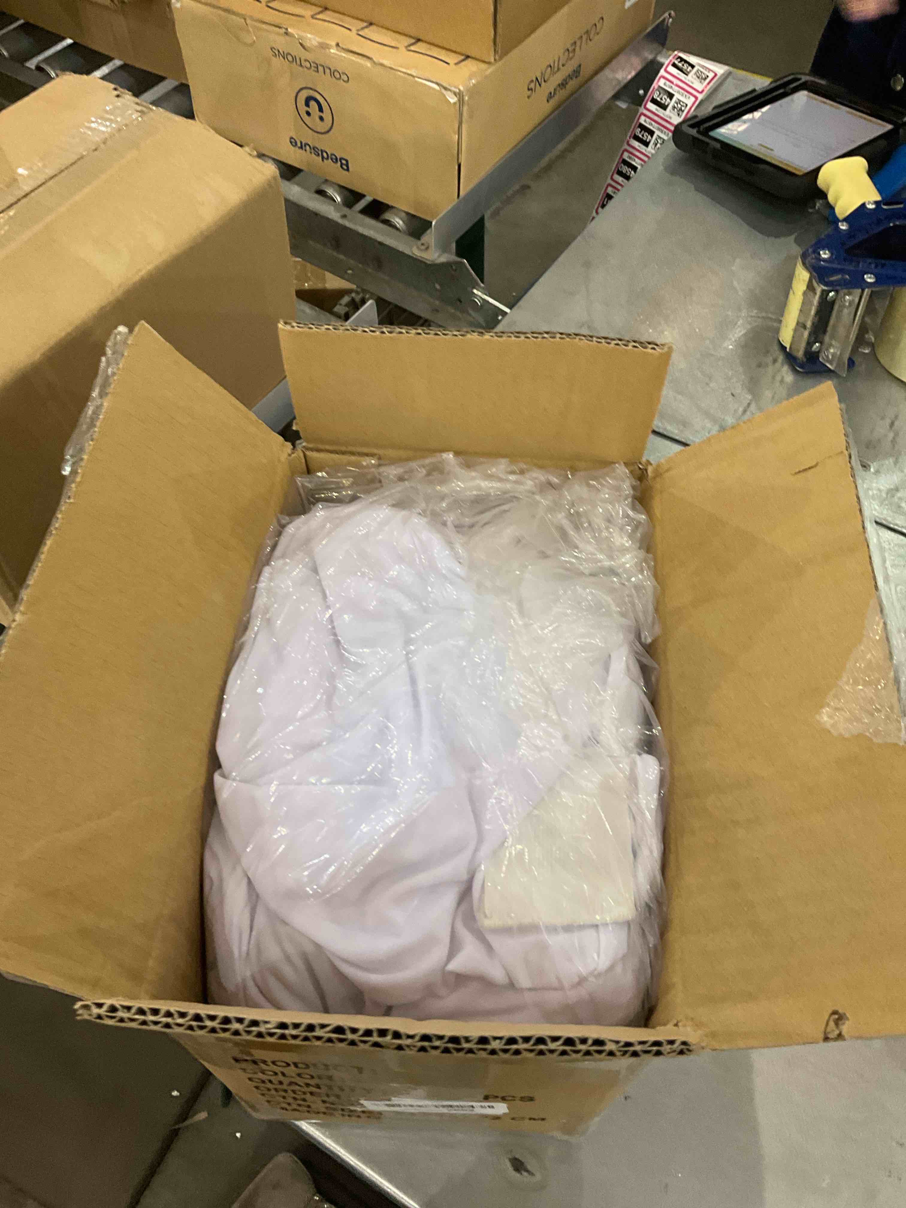 https://s3.amazonaws.com/lotting-images-prod/bidfta/EXS00922540_1701701412101.jpeg