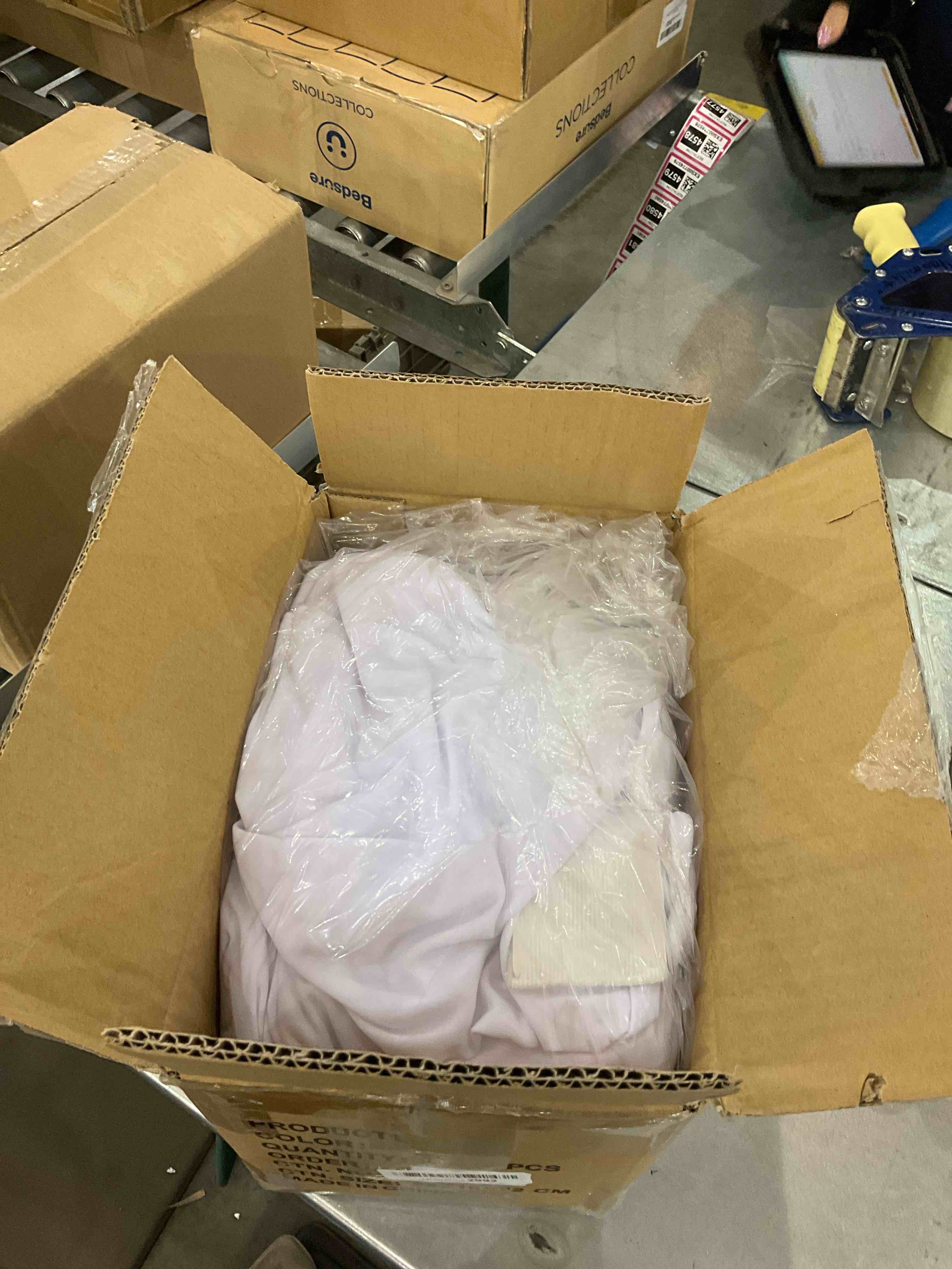 https://s3.amazonaws.com/lotting-images-prod/bidfta/EXS00922540_1701701413097.jpeg