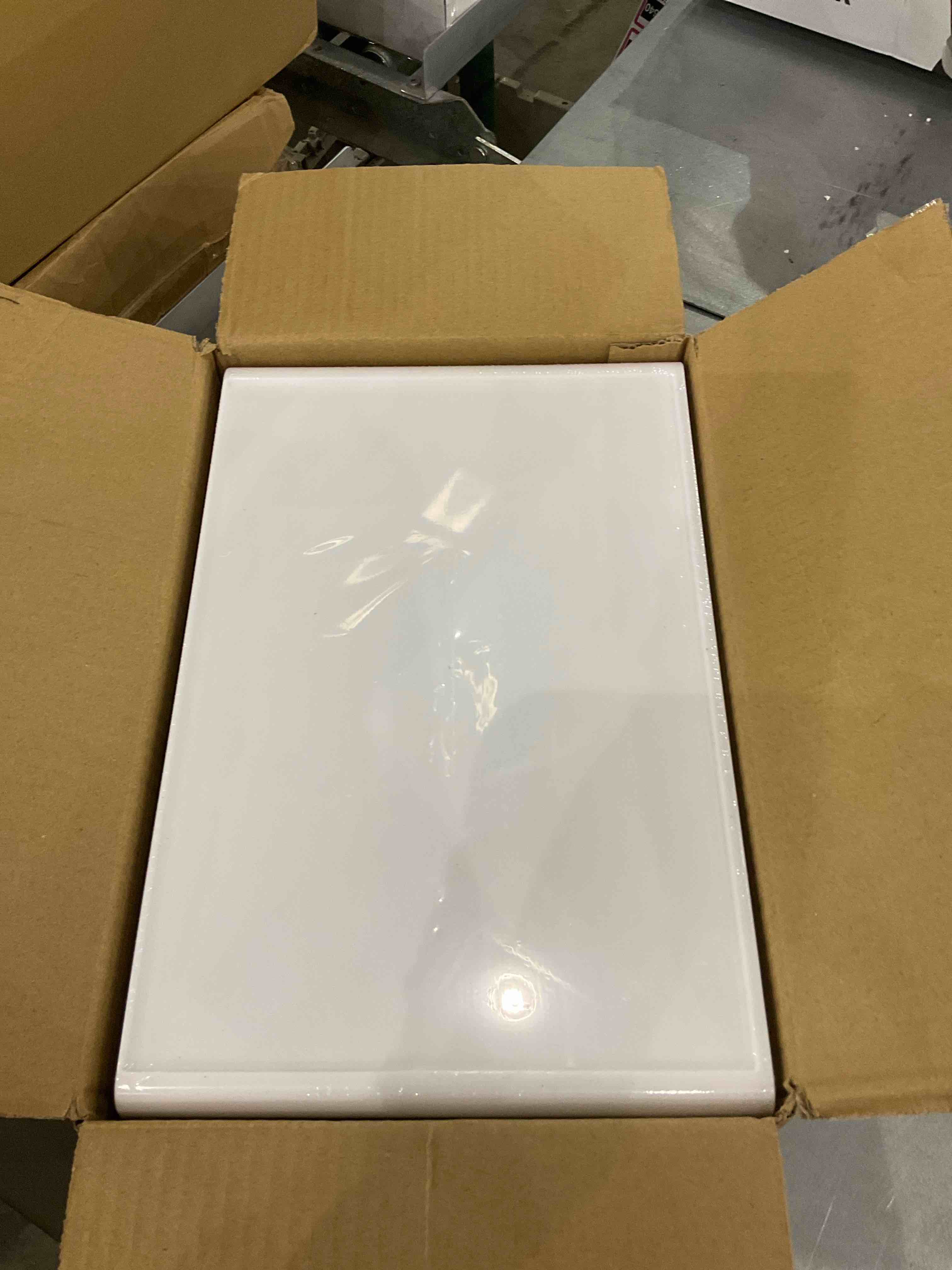 https://s3.amazonaws.com/lotting-images-prod/bidfta/EXS00922639_1701714253023.jpeg