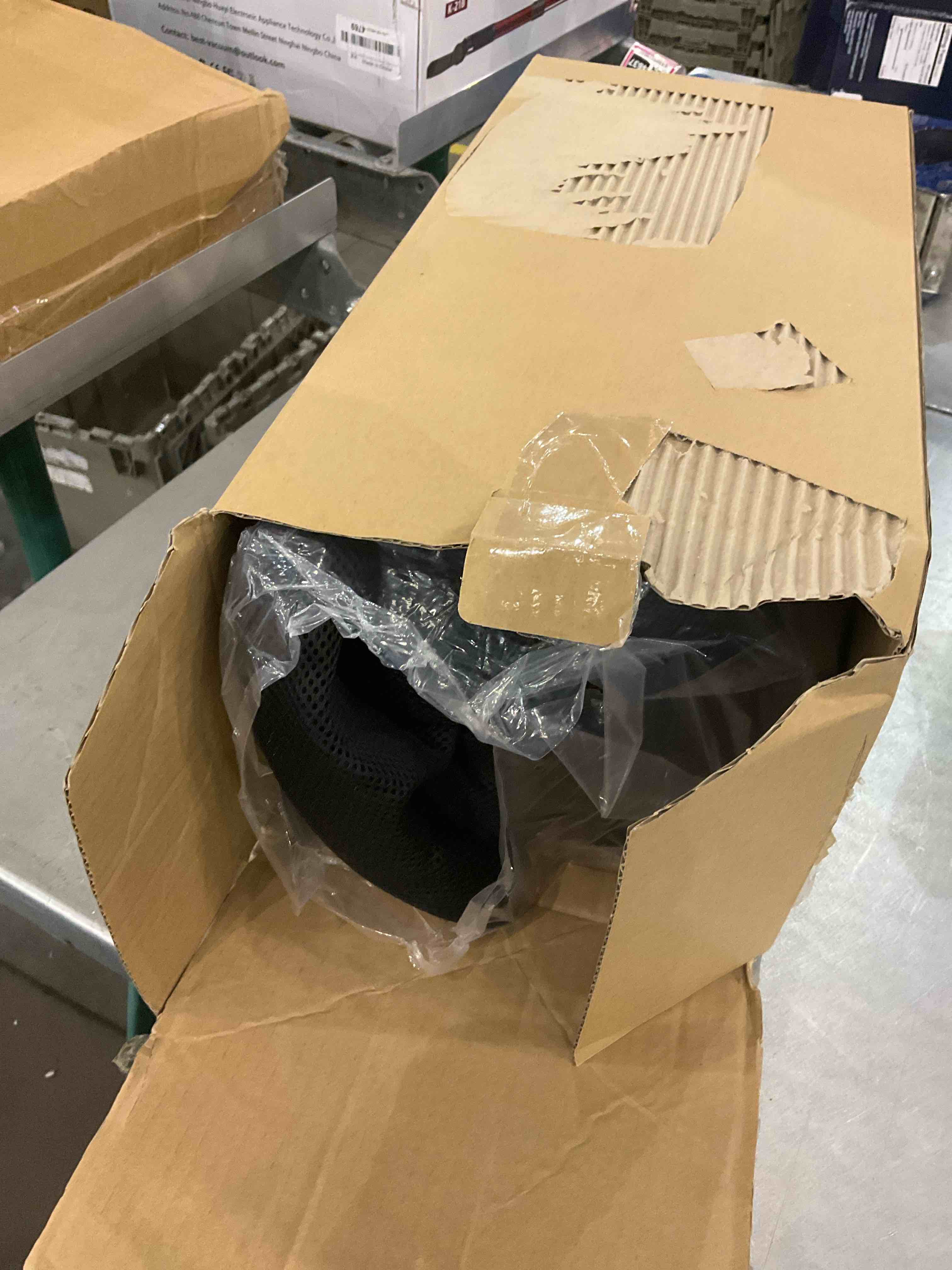 https://s3.amazonaws.com/lotting-images-prod/bidfta/EXS00922640_1701714341745.jpeg
