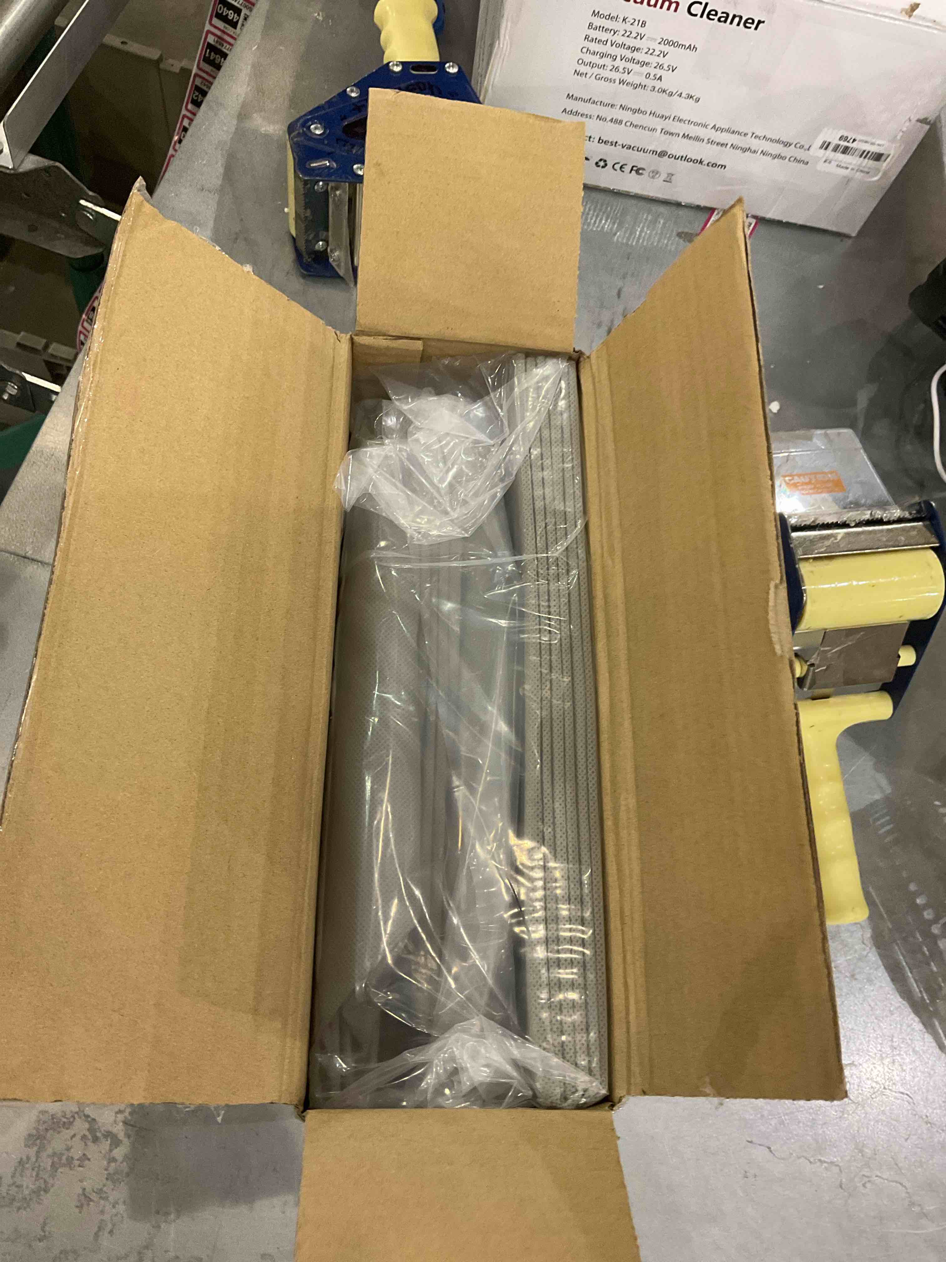 https://s3.amazonaws.com/lotting-images-prod/bidfta/EXS00922641_1701714457925.jpeg
