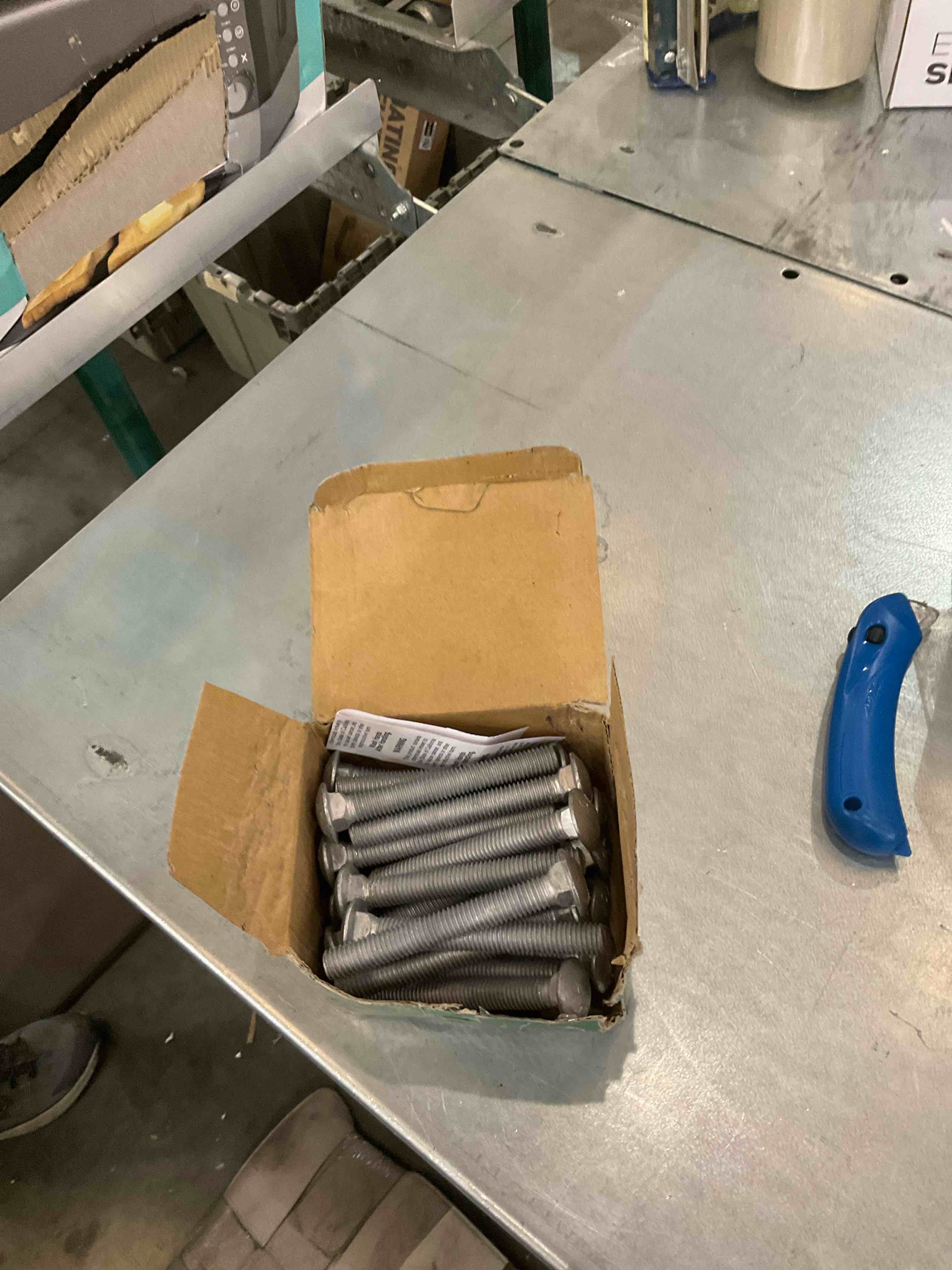 https://s3.amazonaws.com/lotting-images-prod/bidfta/EXS00922645_1701714909942.jpeg