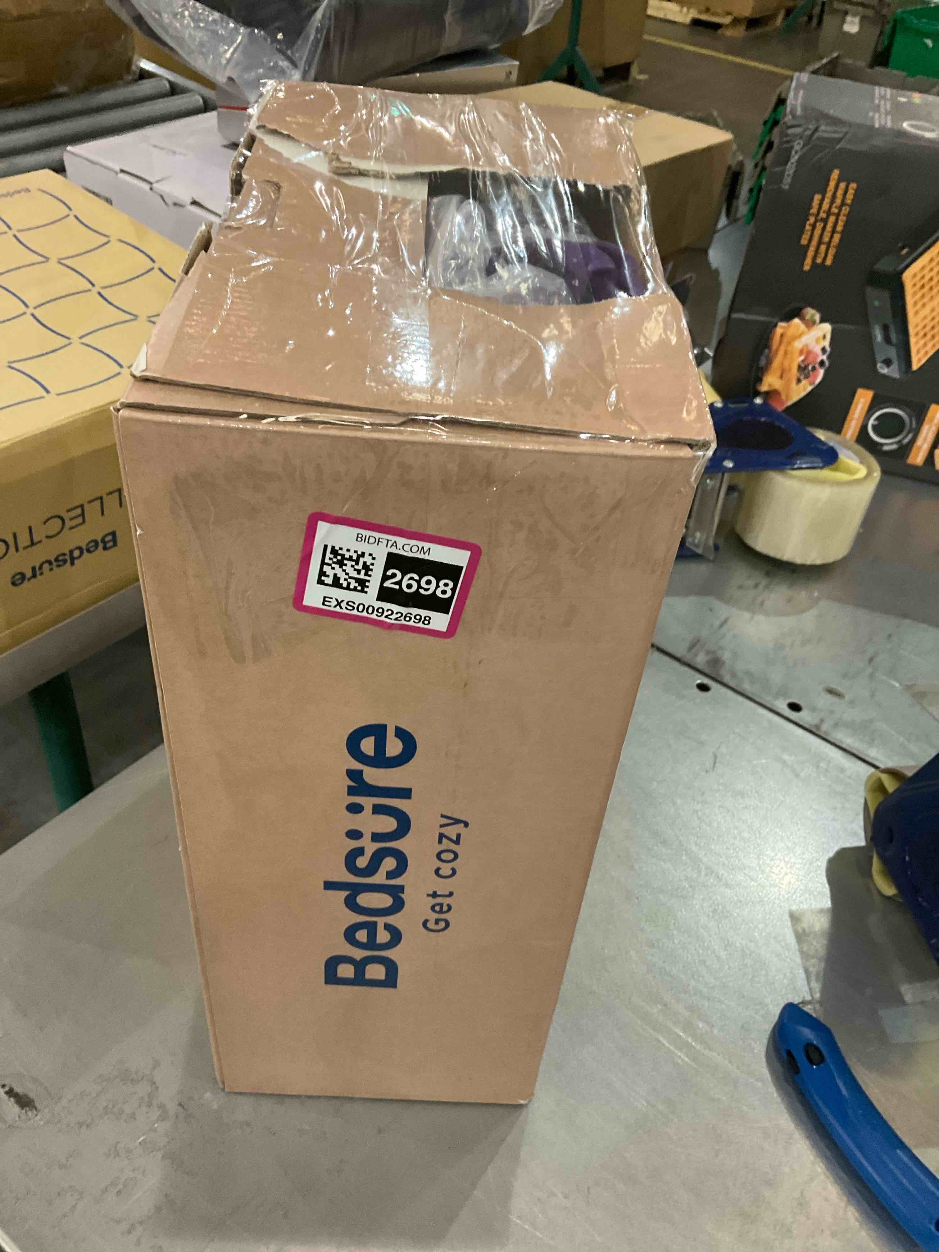 https://s3.amazonaws.com/lotting-images-prod/bidfta/EXS00922698_1701788190484.jpeg