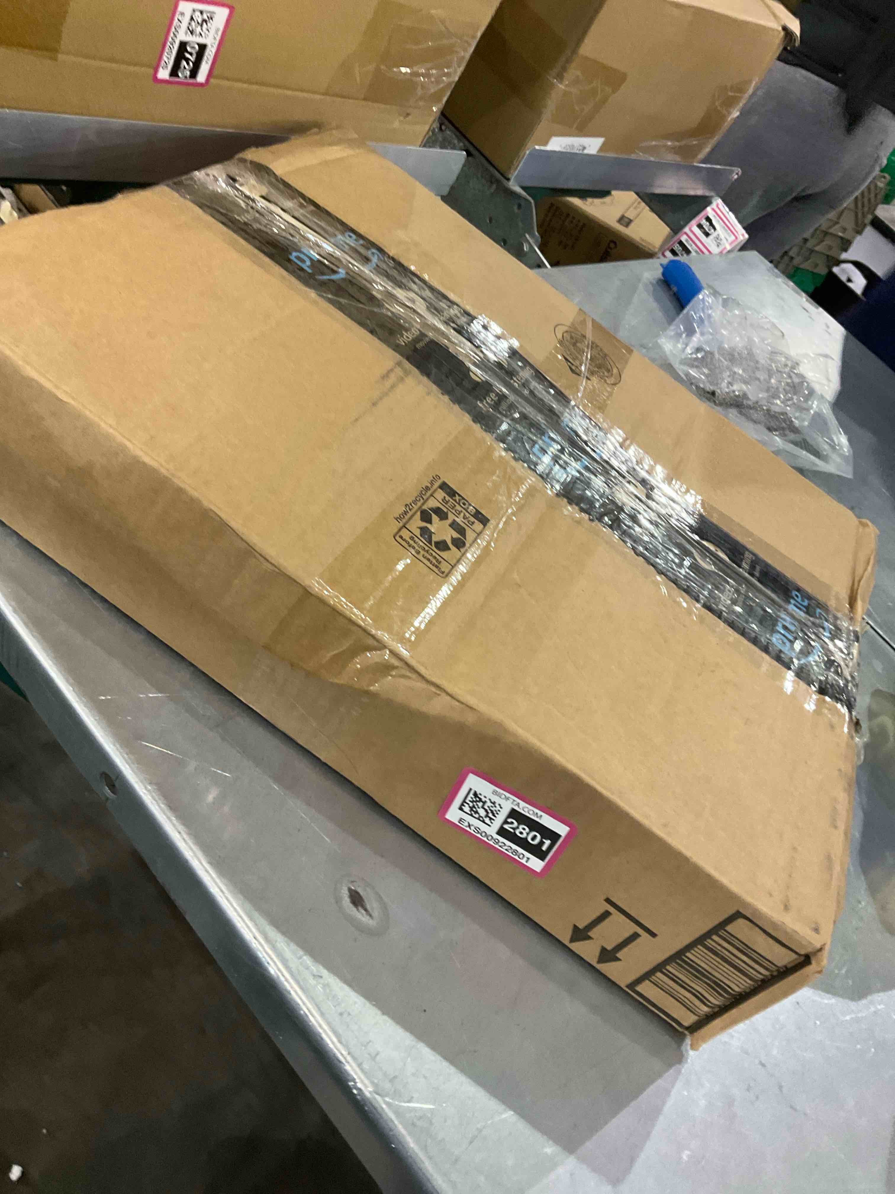 https://s3.amazonaws.com/lotting-images-prod/bidfta/EXS00922801_1701867537569.jpeg