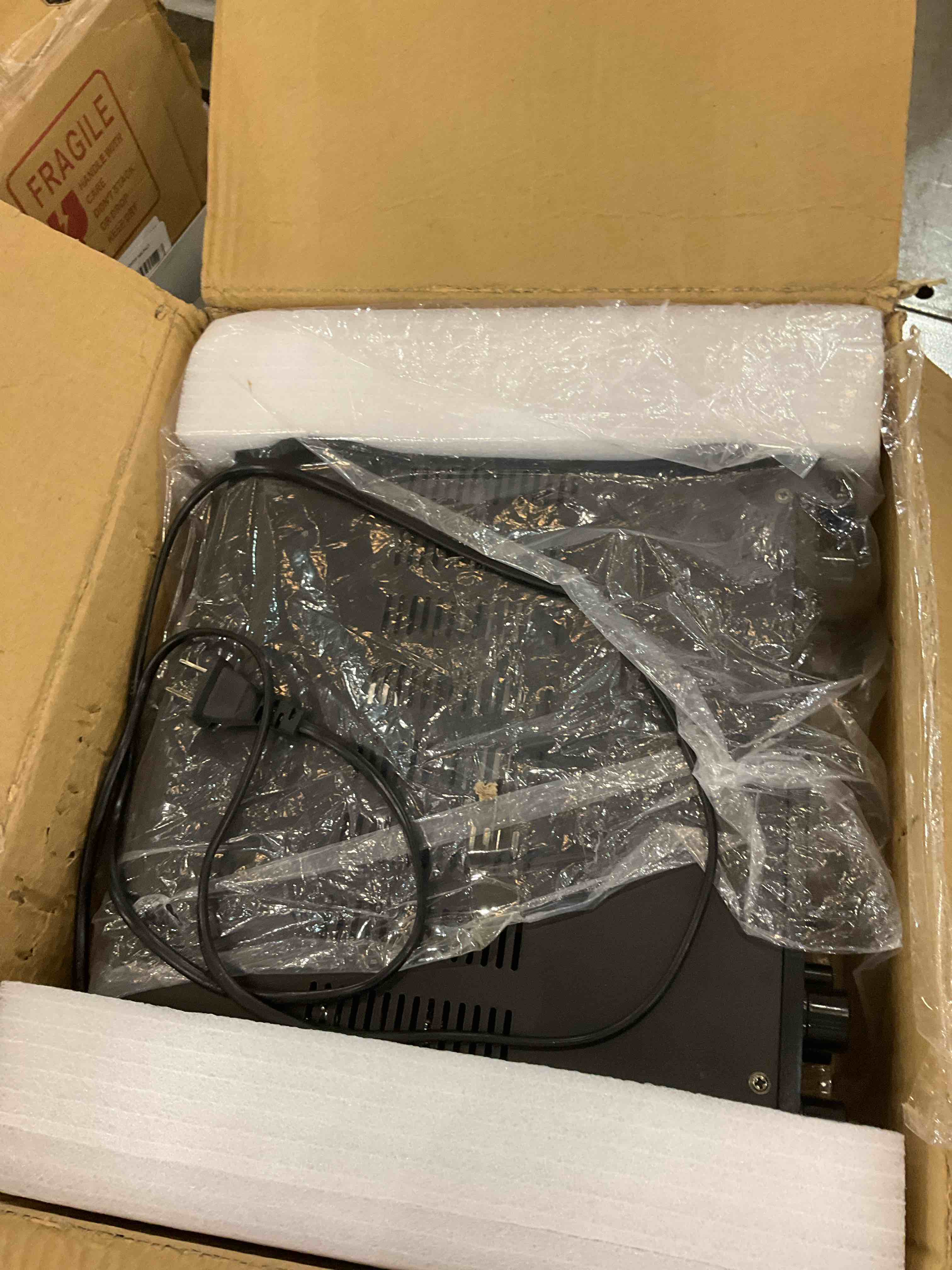 https://s3.amazonaws.com/lotting-images-prod/bidfta/EXS00922952_1701890766741.jpeg