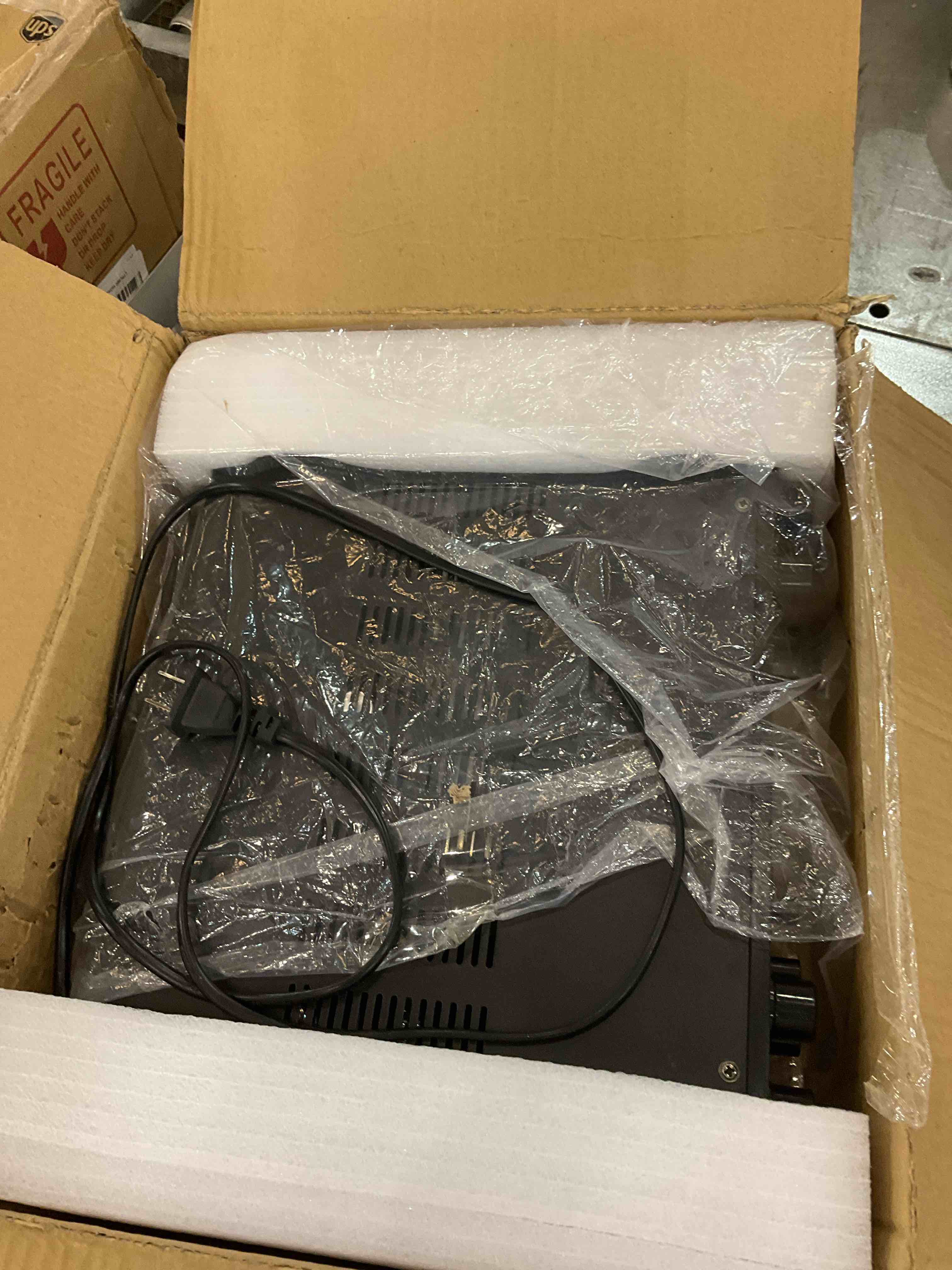 https://s3.amazonaws.com/lotting-images-prod/bidfta/EXS00922952_1701890767943.jpeg