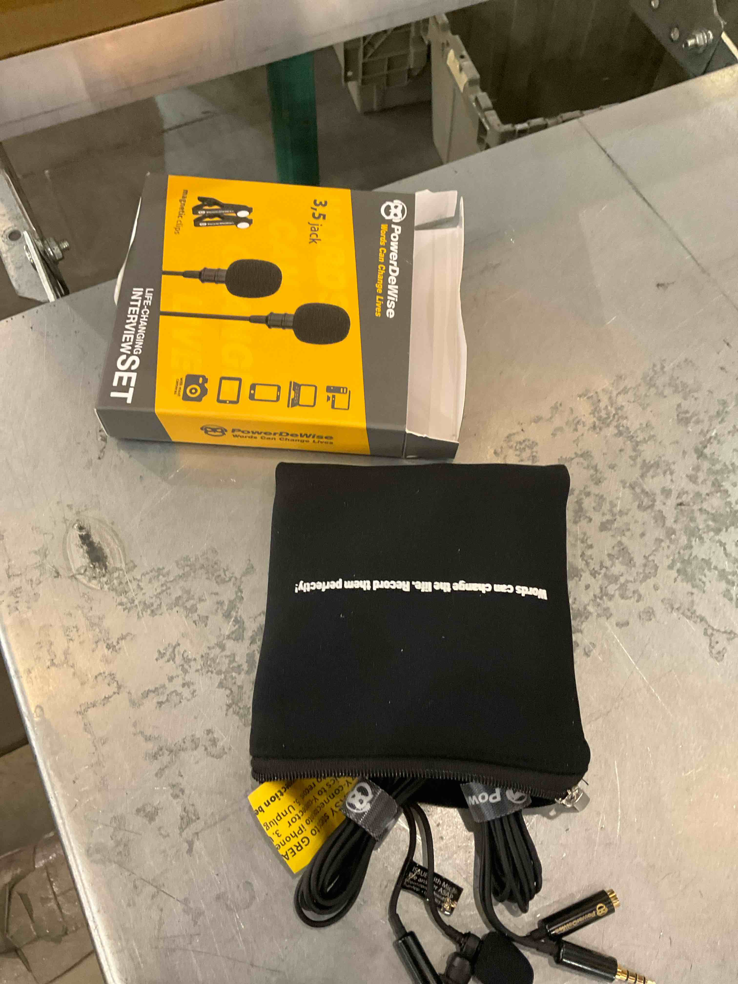 https://s3.amazonaws.com/lotting-images-prod/bidfta/EXS00922955_1701891122582.jpeg