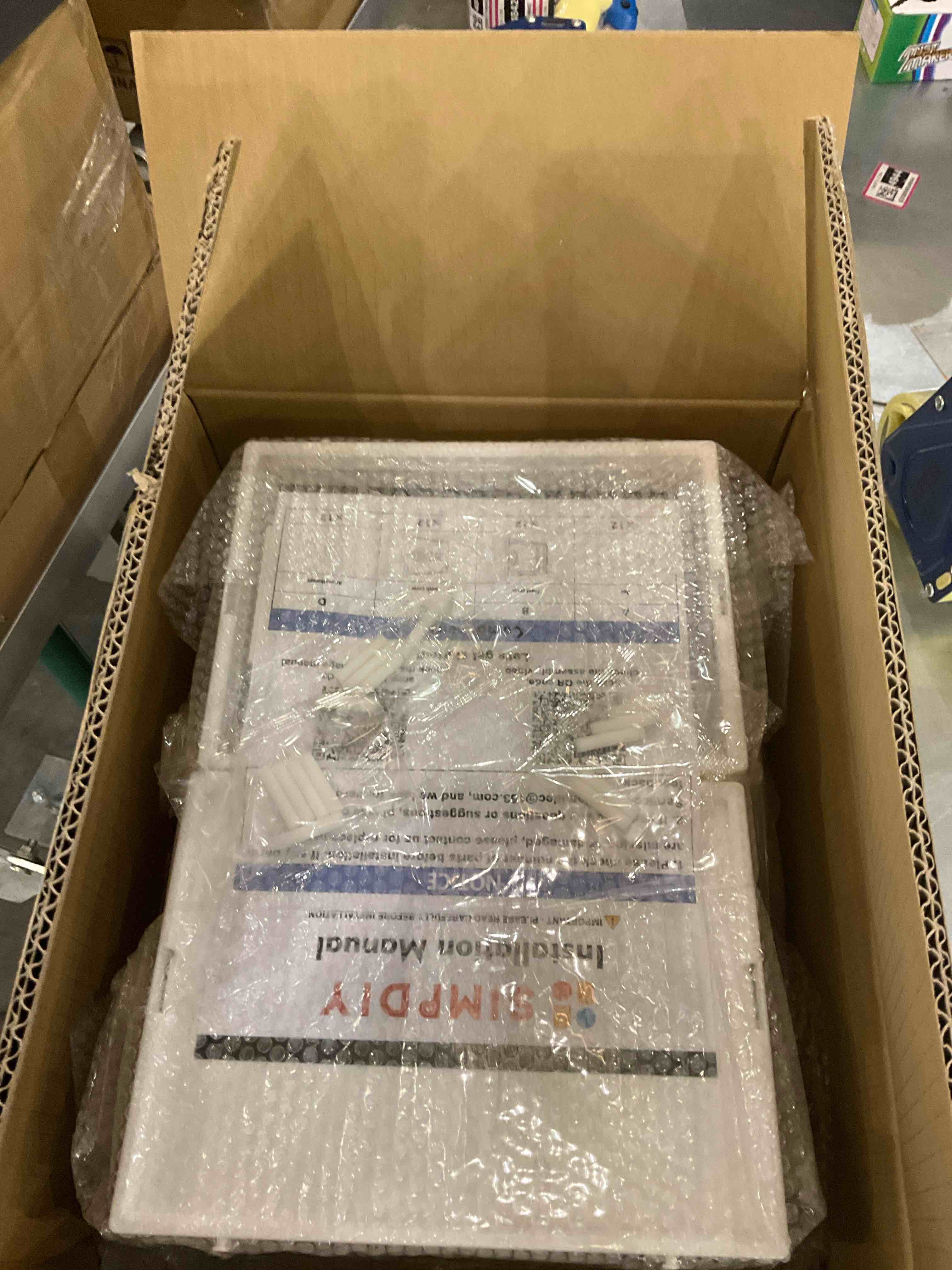 https://s3.amazonaws.com/lotting-images-prod/bidfta/EXS00922986_1701894017303.jpeg