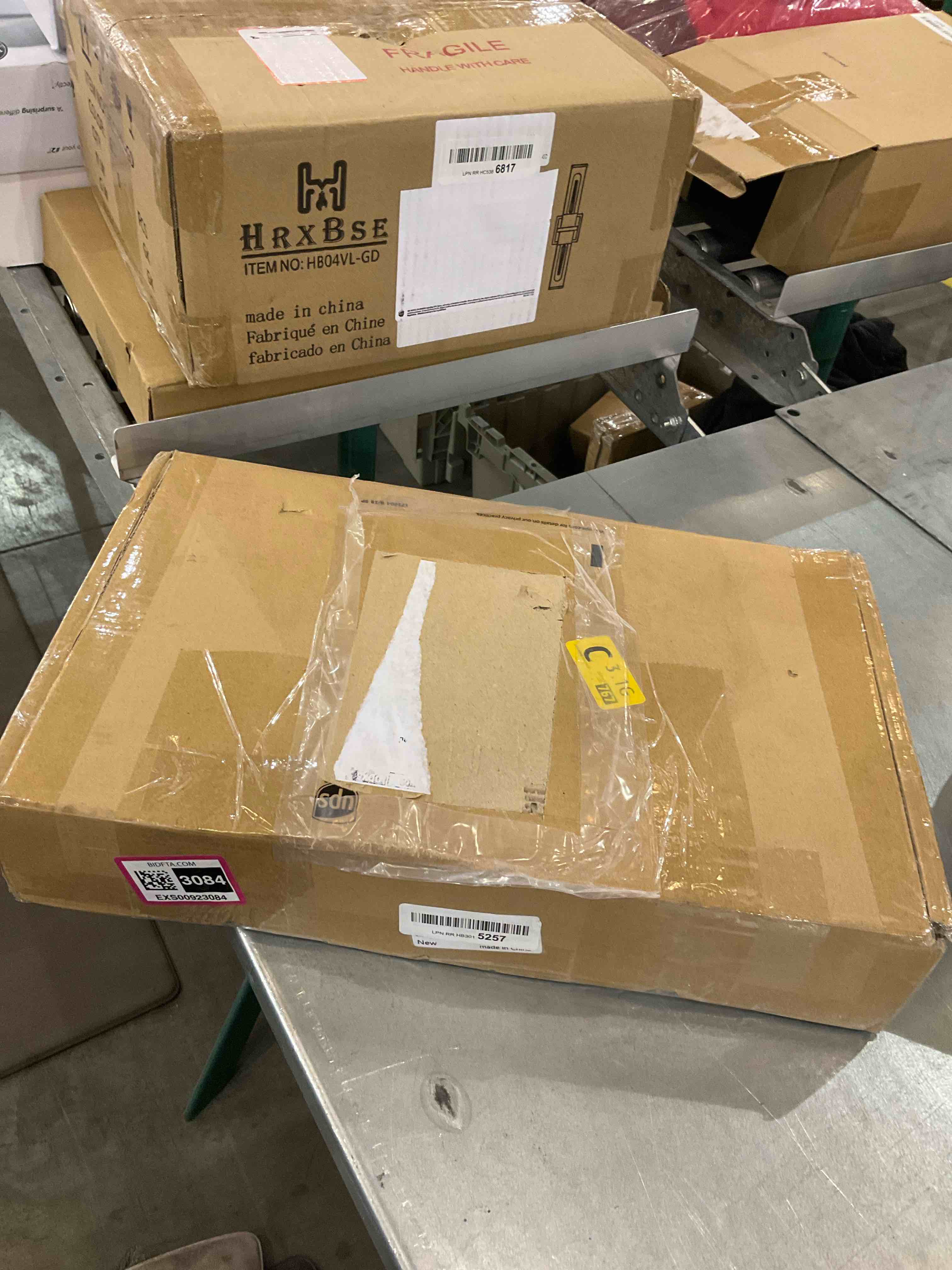 https://s3.amazonaws.com/lotting-images-prod/bidfta/EXS00923084_1701286976105.jpeg