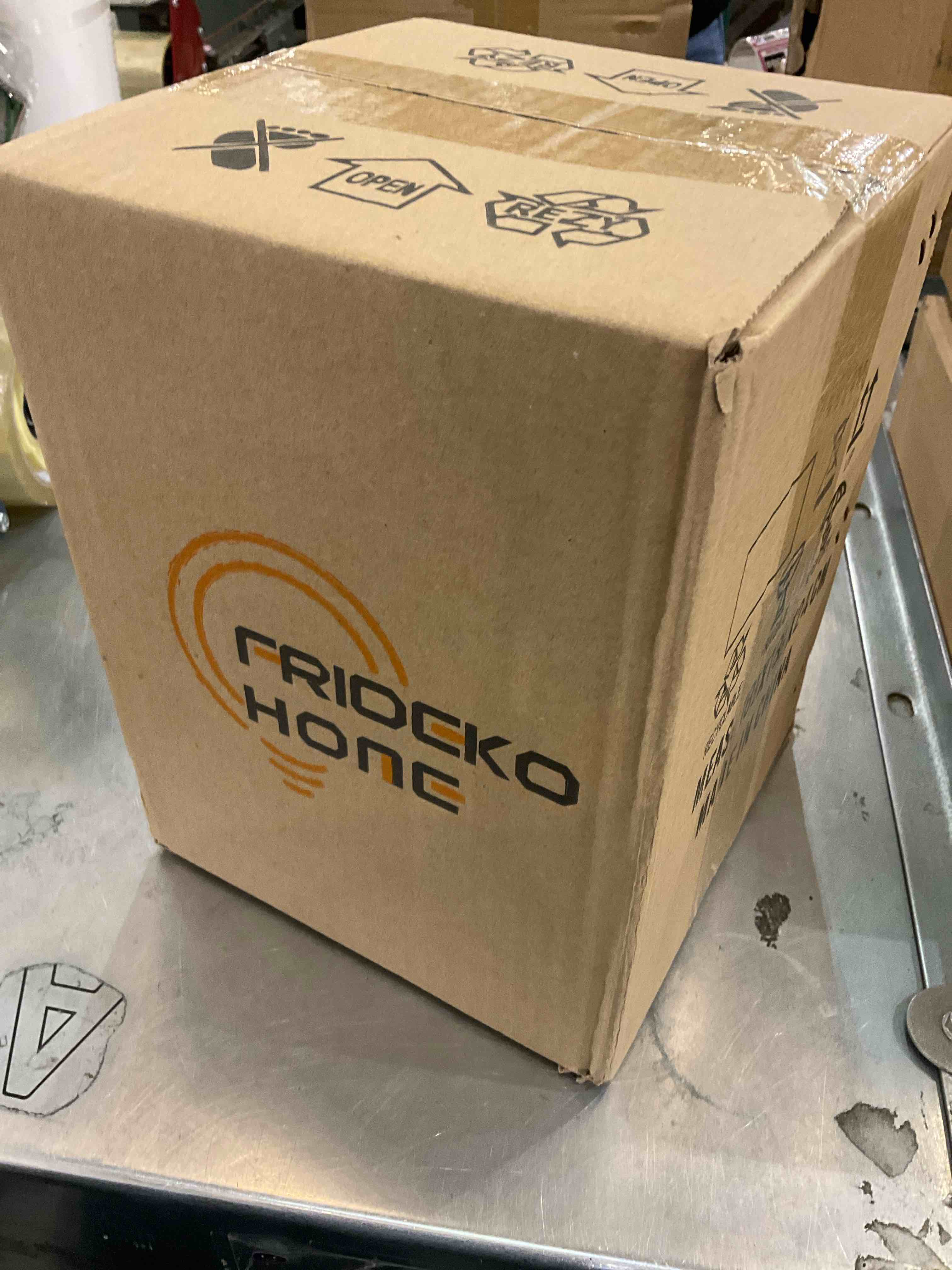 https://s3.amazonaws.com/lotting-images-prod/bidfta/EXS00923642_1701104136229.jpeg