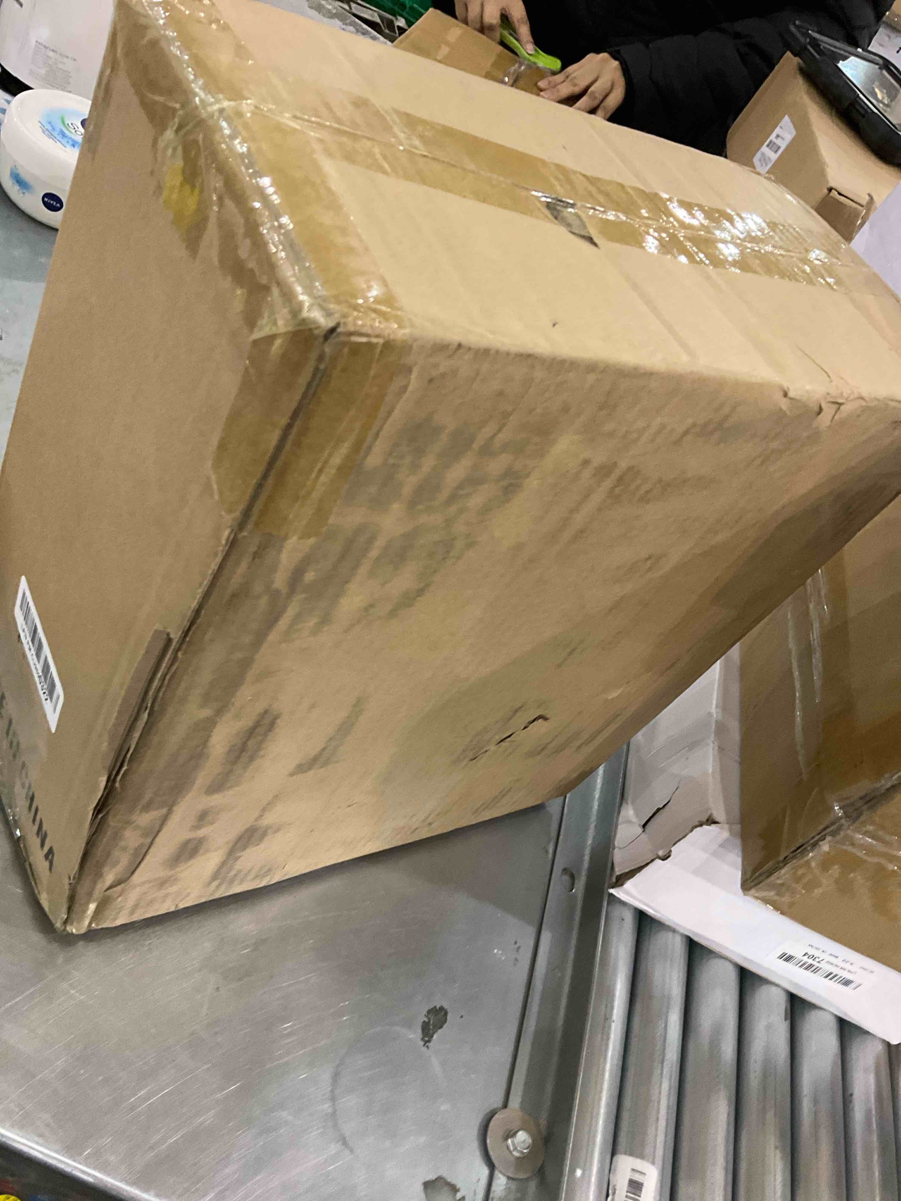 https://s3.amazonaws.com/lotting-images-prod/bidfta/EXS00923889_1701263578837.jpeg