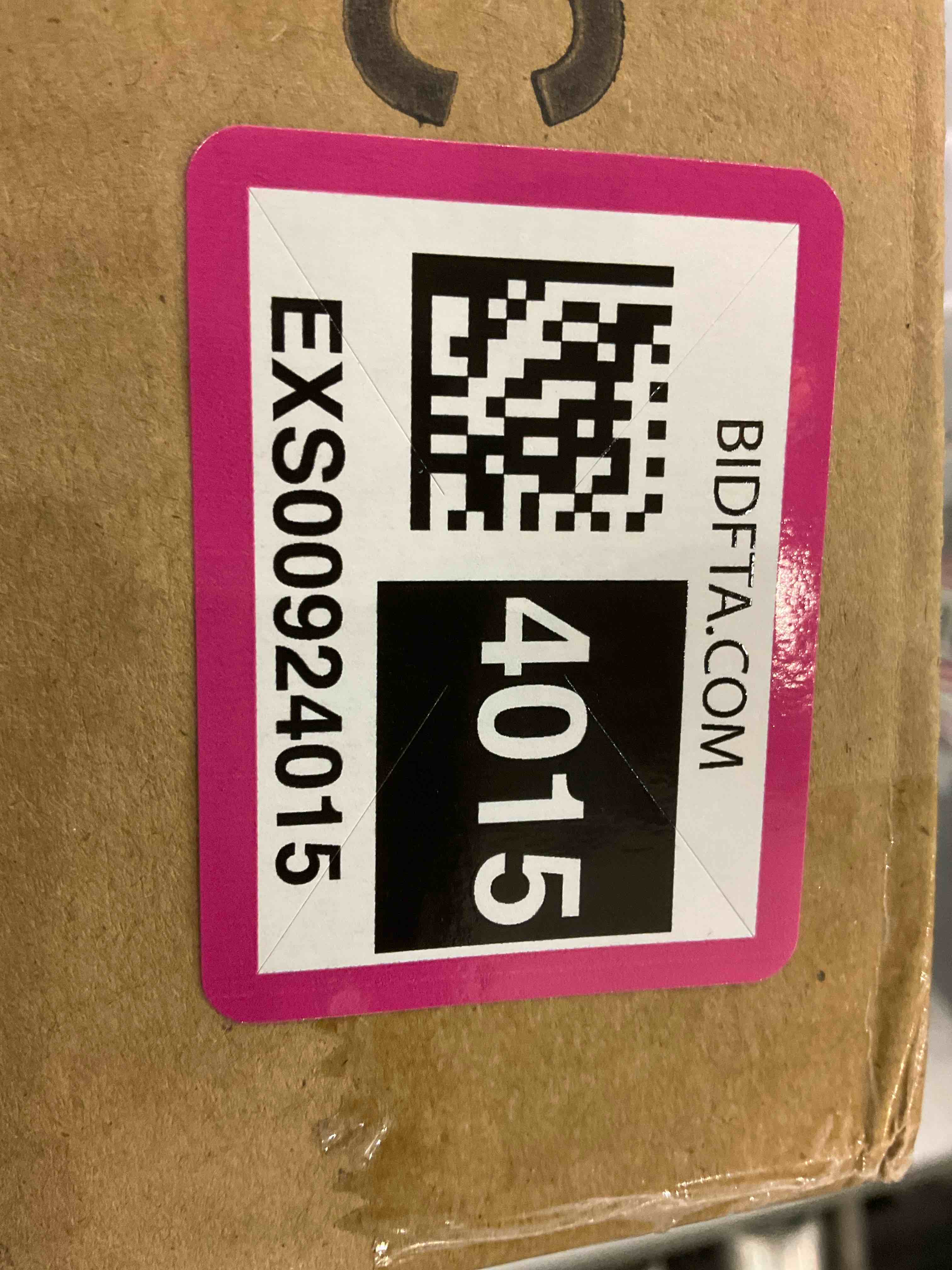 https://s3.amazonaws.com/lotting-images-prod/bidfta/EXS00924015_1702650378028.jpeg