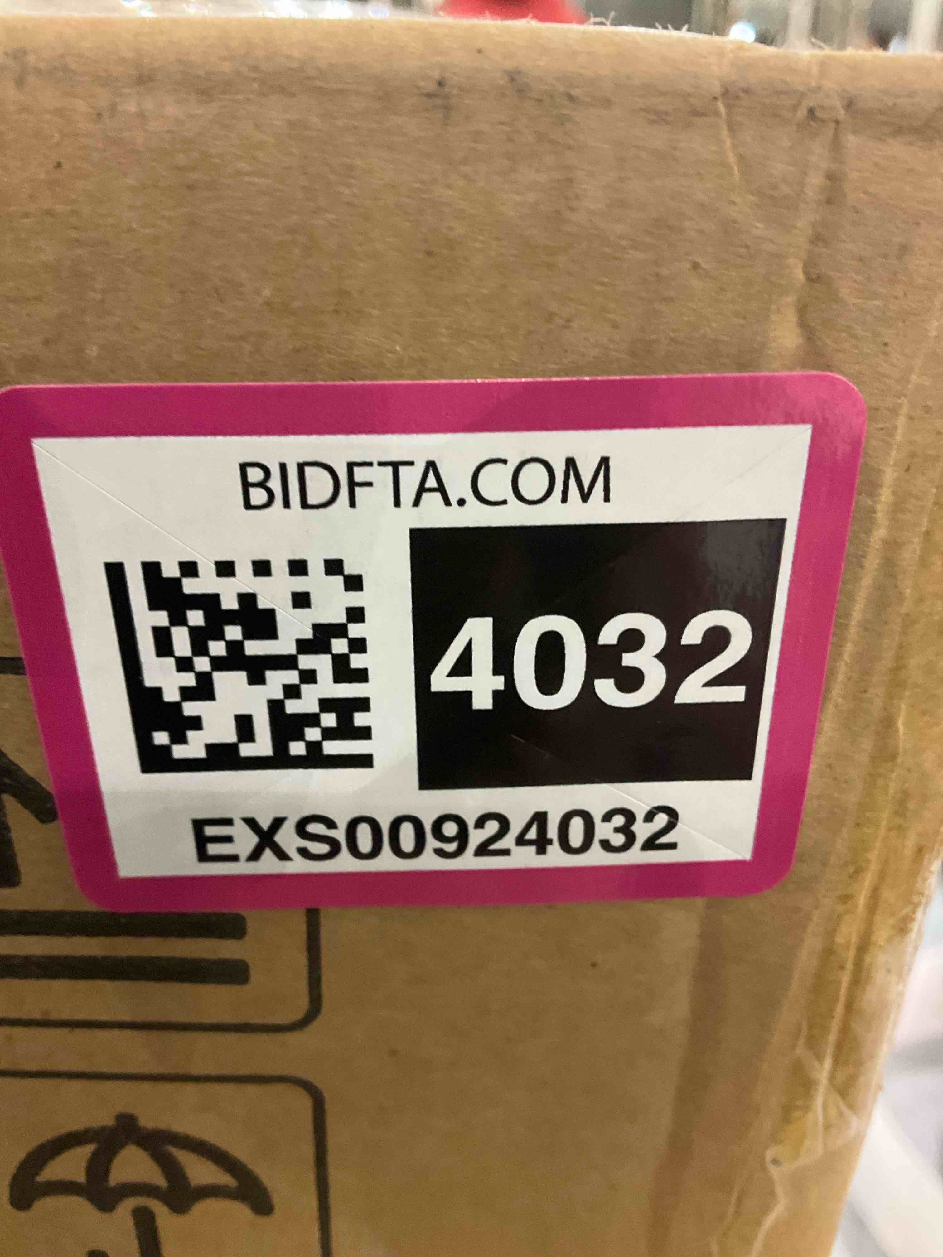 https://s3.amazonaws.com/lotting-images-prod/bidfta/EXS00924032_1702653531060.jpeg