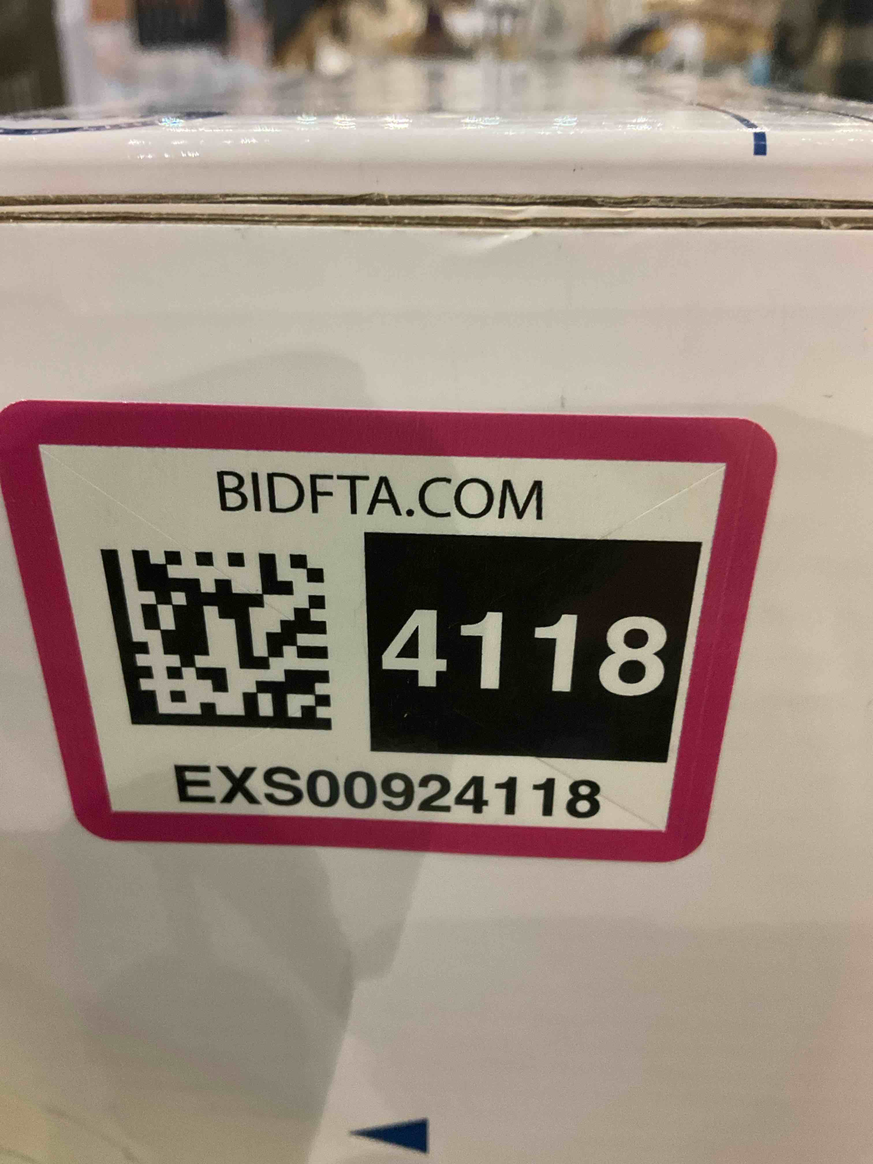 https://s3.amazonaws.com/lotting-images-prod/bidfta/EXS00924118_1702910863394.jpeg