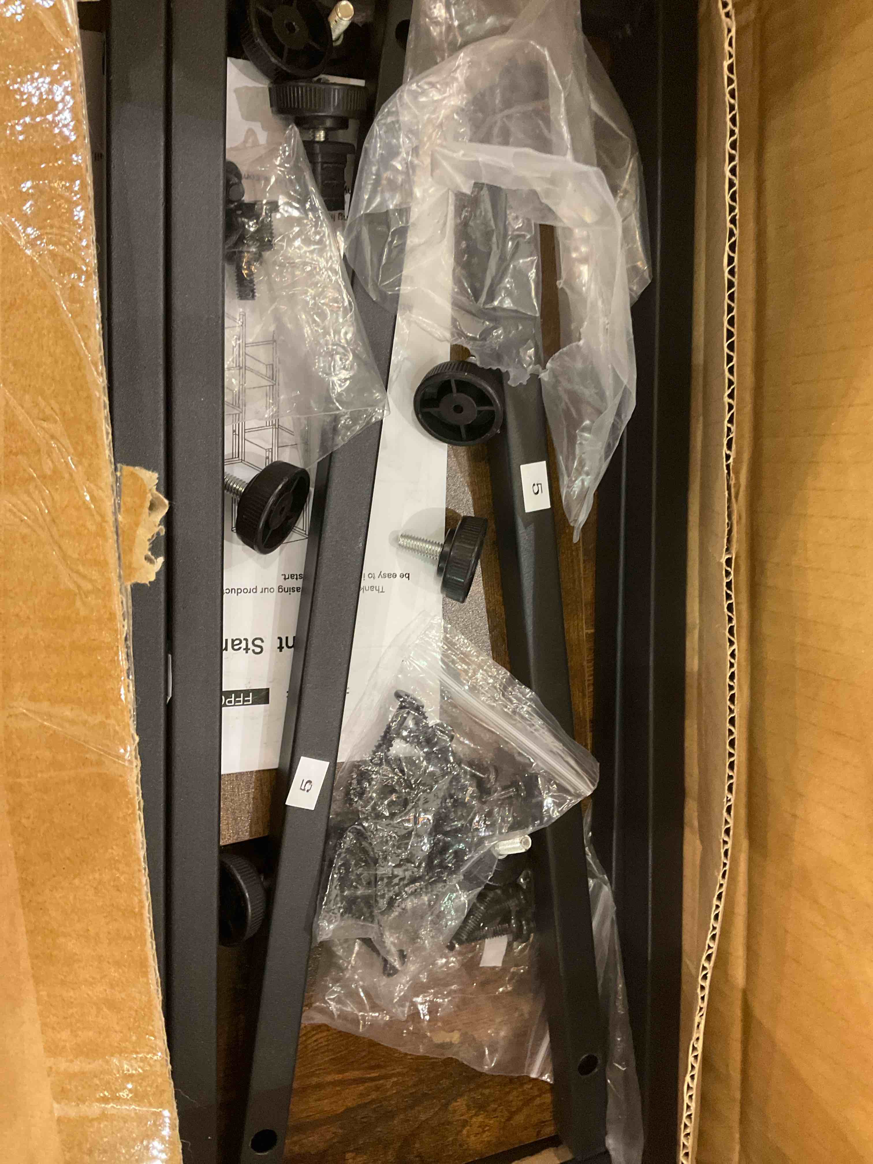 https://s3.amazonaws.com/lotting-images-prod/bidfta/EXS00924162_1702917102457.jpeg